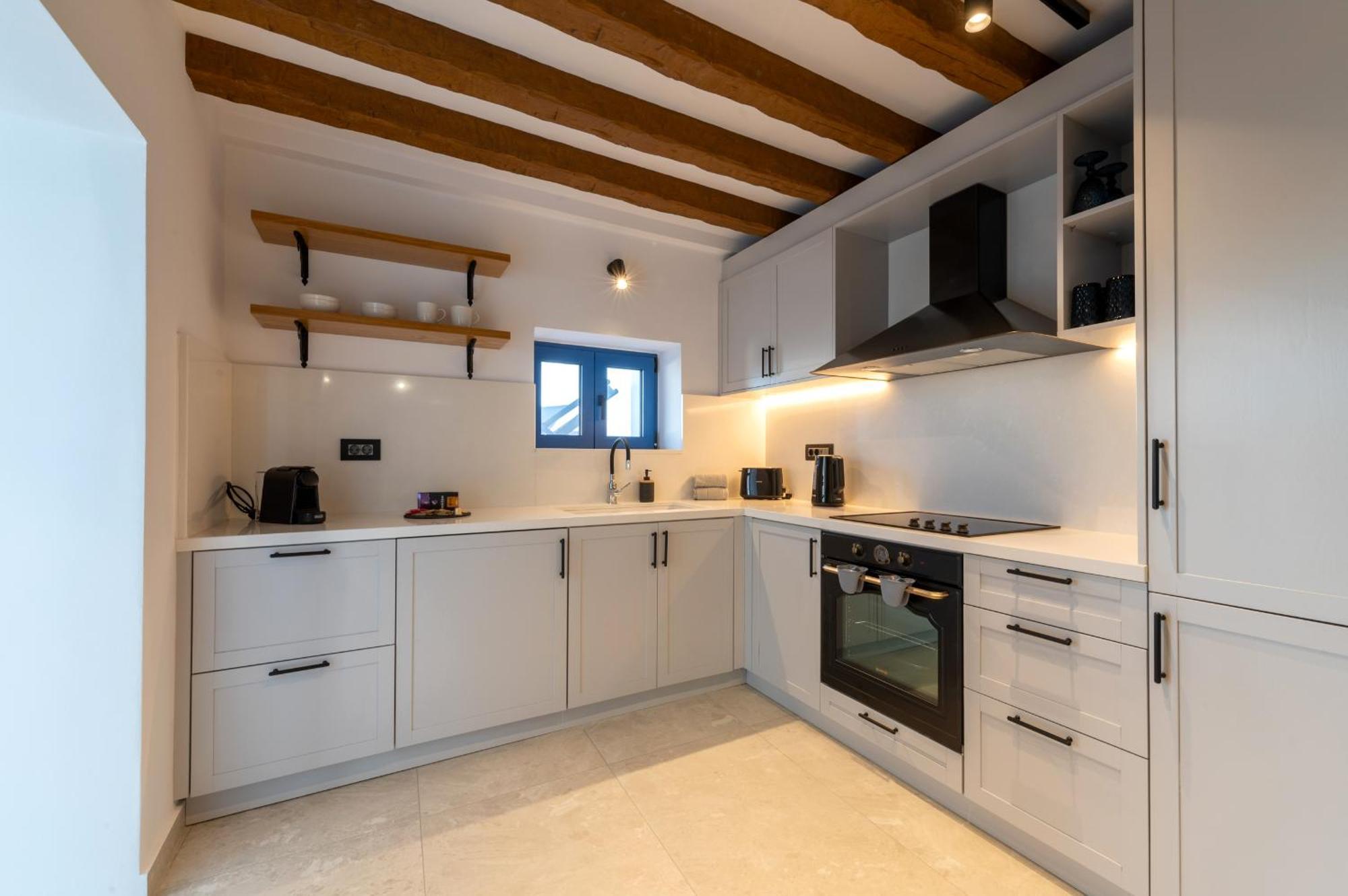 Square Luxury * Kalathos