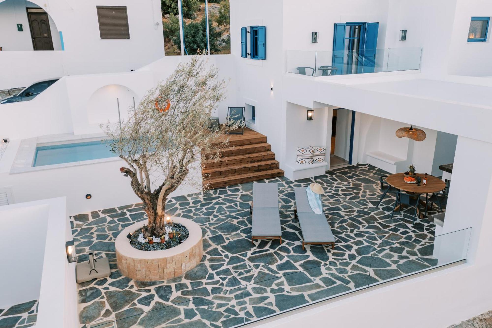 Square Luxury Villa