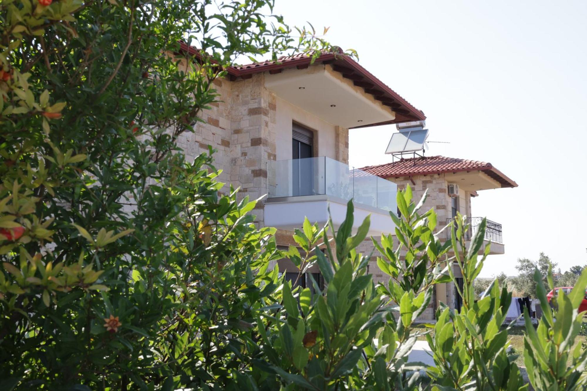Levanta Villa *