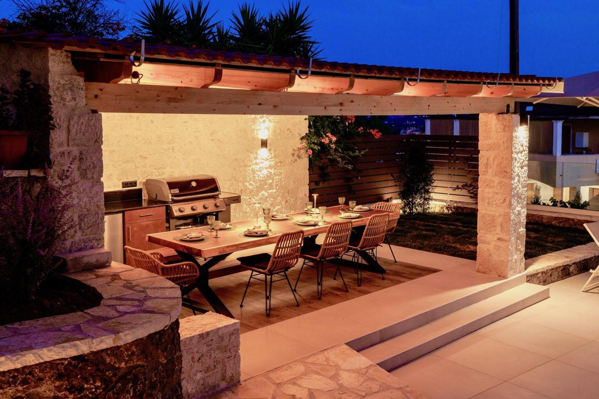 Estasia Luxury With Private Pool By Dadovillas Villa