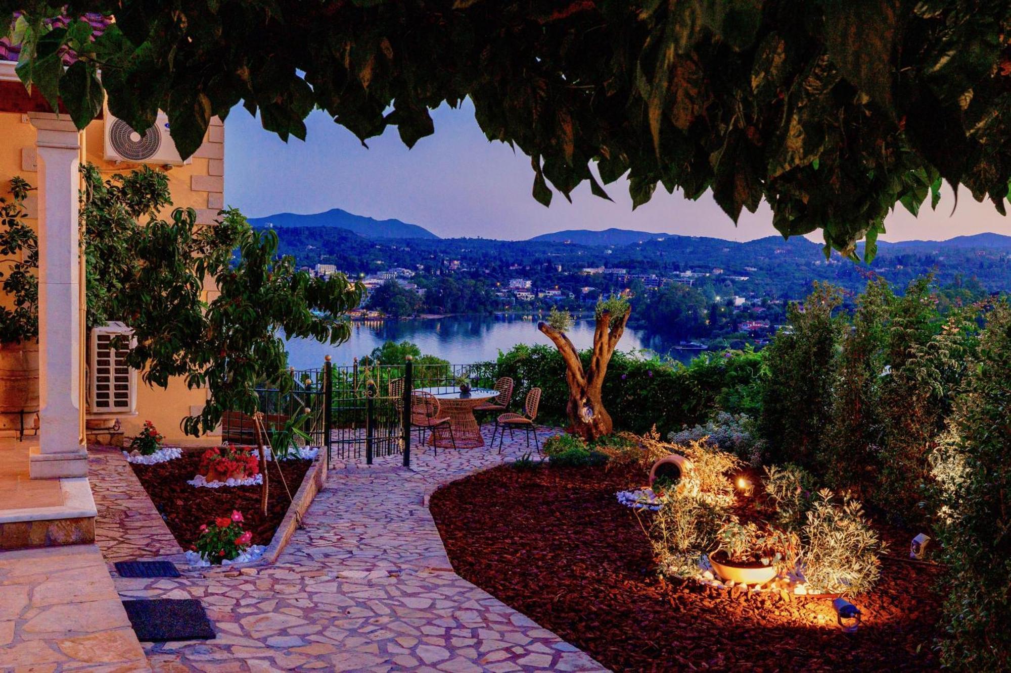 Estasia Luxury With Private Pool By Dadovillas Villa