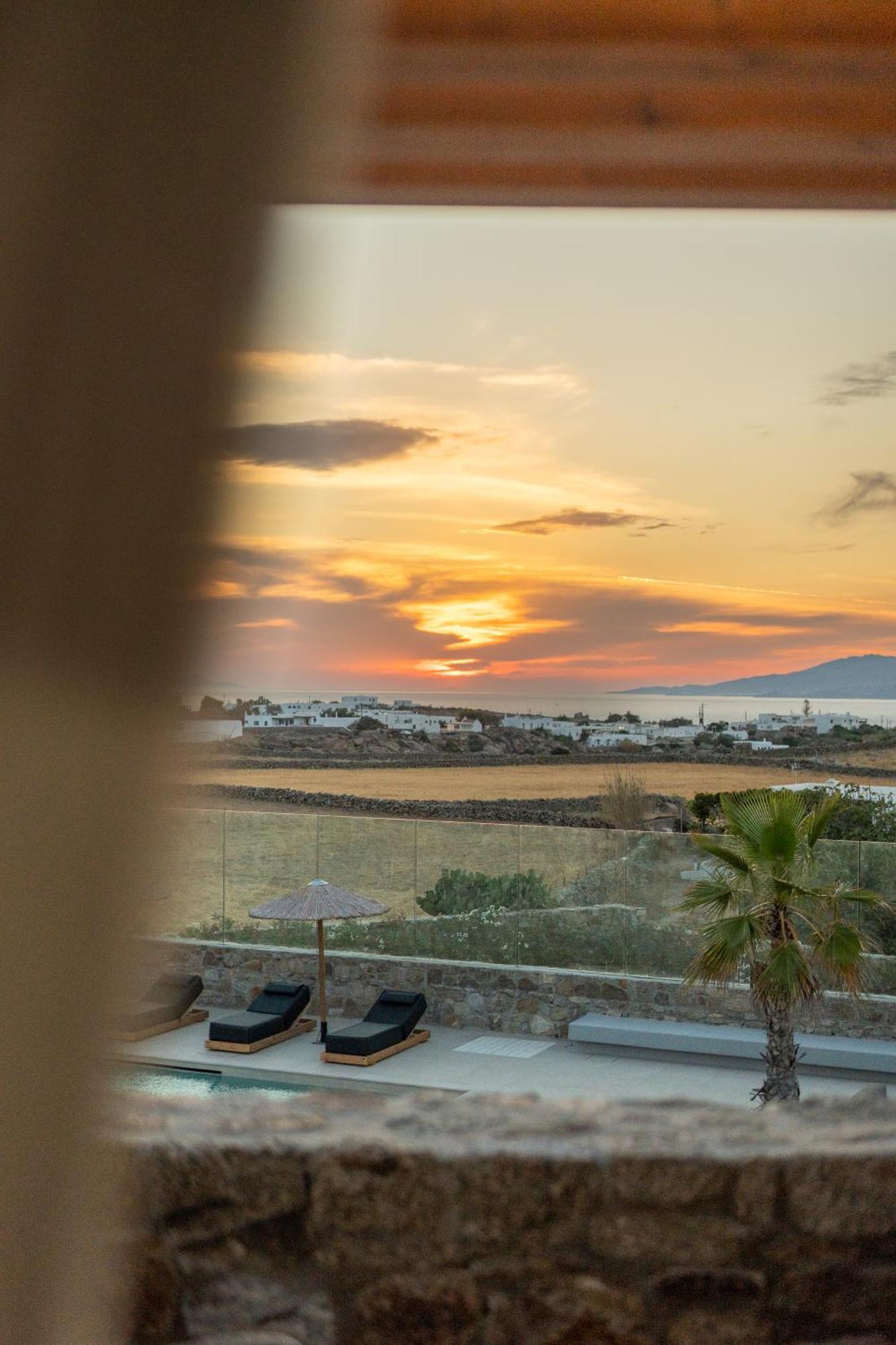 Regency Sunset Apartment *
