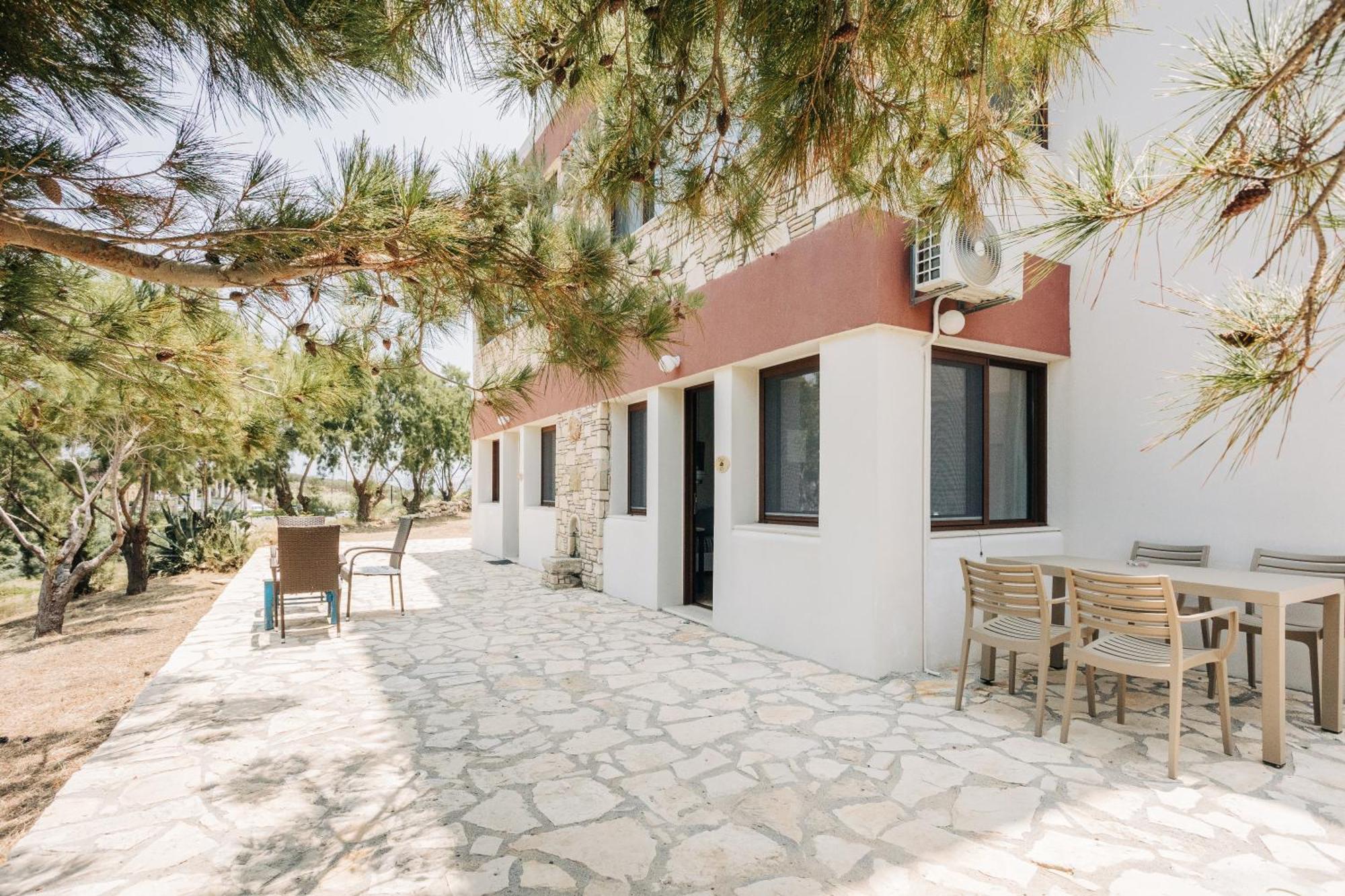 Aparthotel Iliatoras