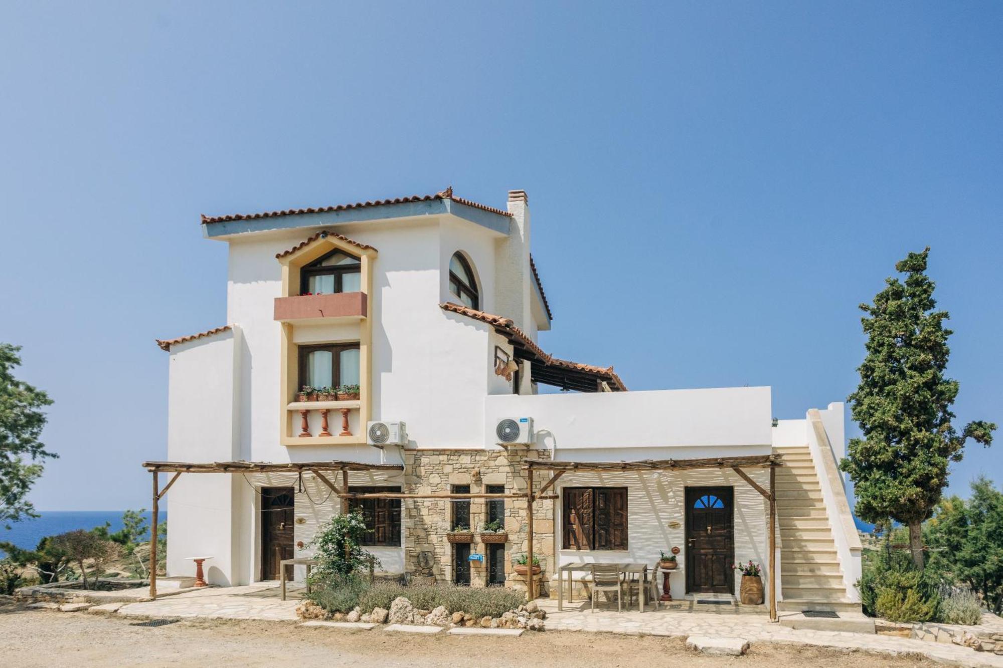 Iliatoras 3*