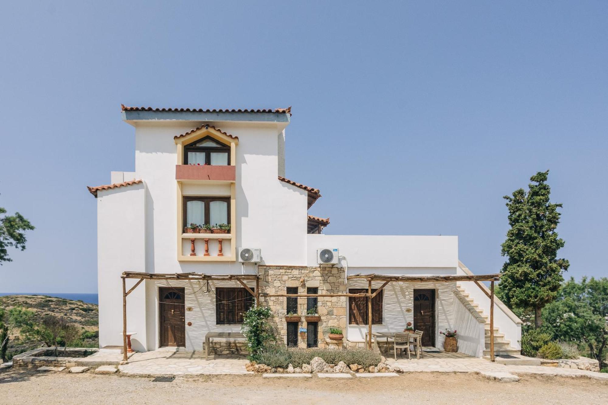 Iliatoras Aparthotel
