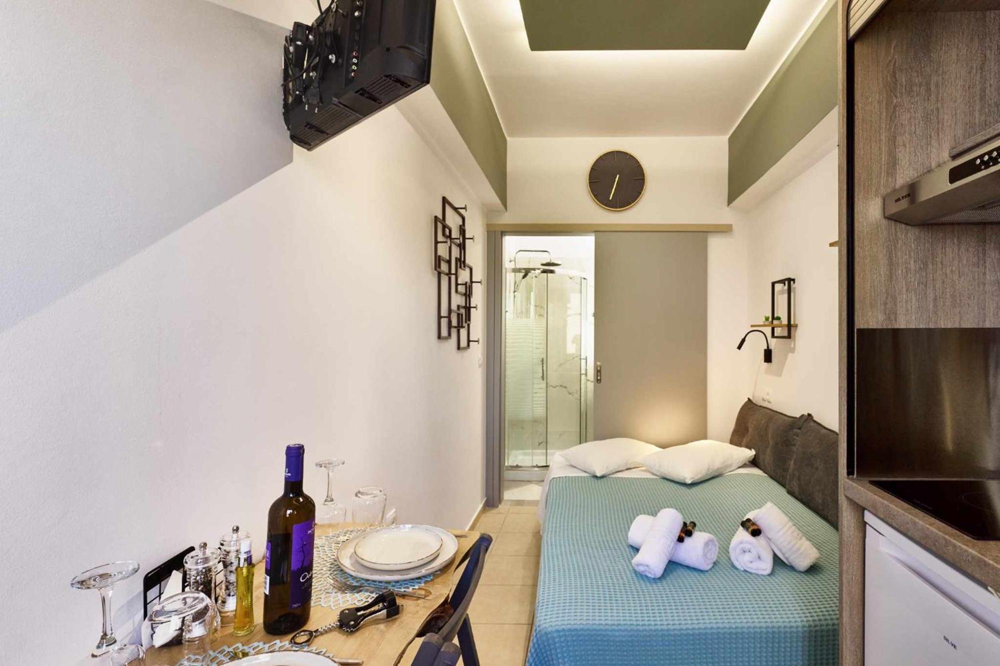 Gereoudis Seaview Apartments-pool & Bar