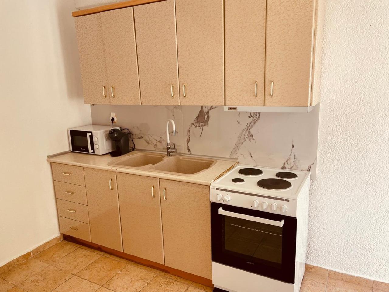 House 2 Apartment