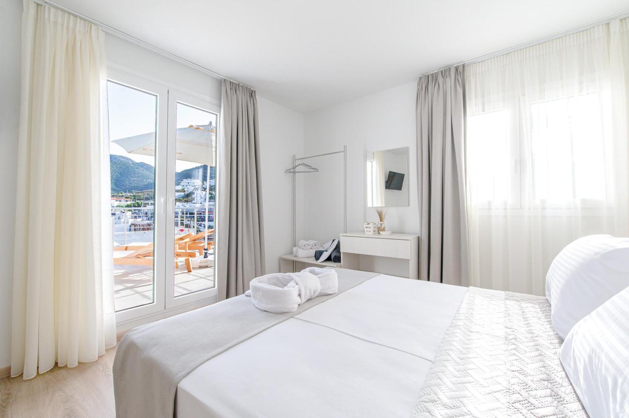 Elegant Seaside Apartment
