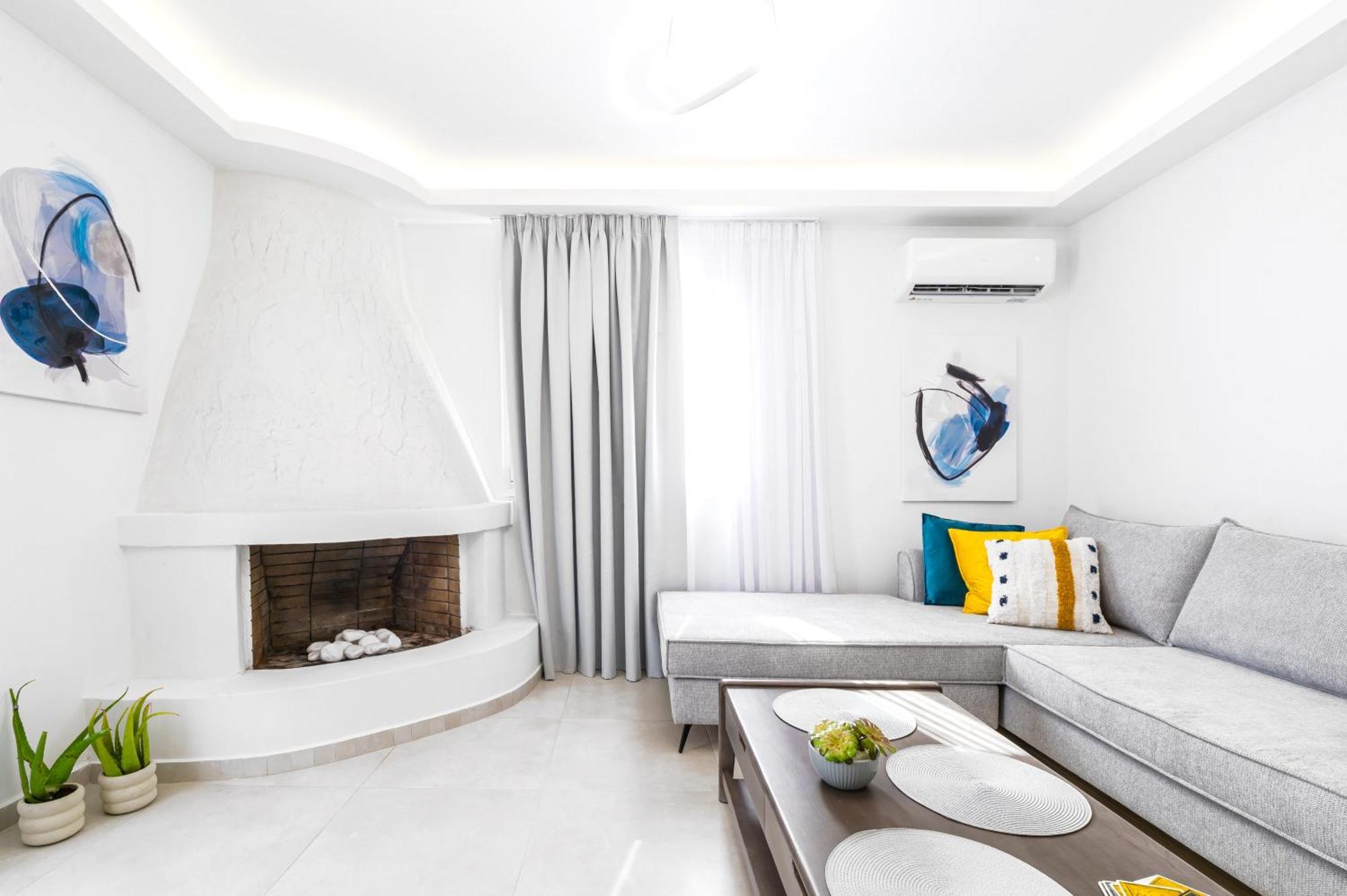 Elegant Seaside Apartment *