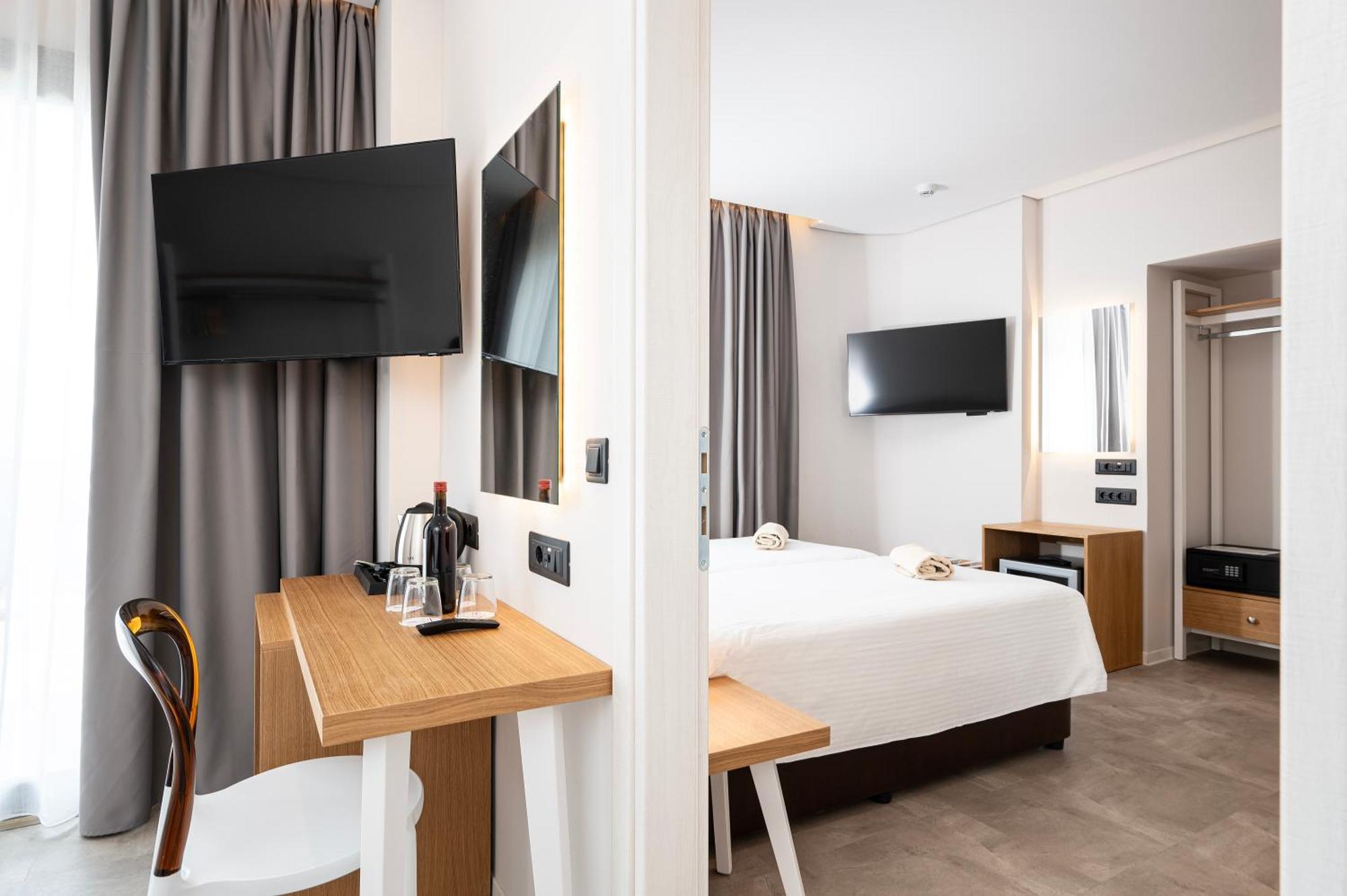Resort Athina Palace & Agia Pelagia (Crete)