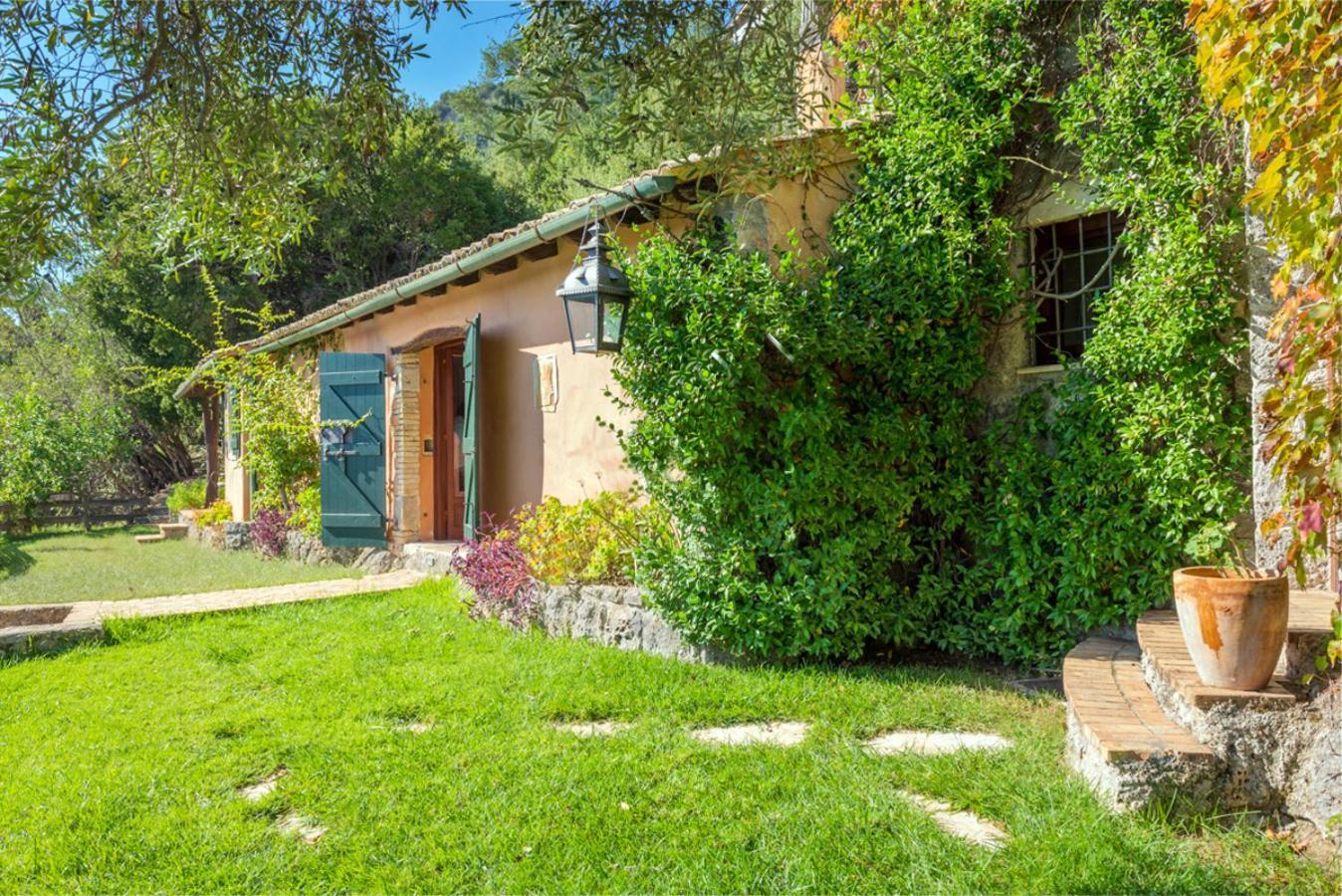 Melolia Villa *