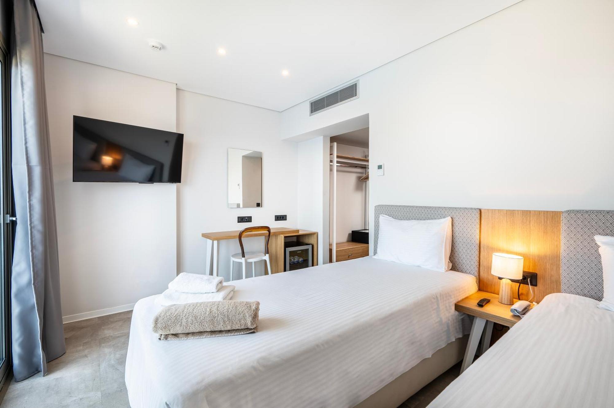 Athina Palace & Resort