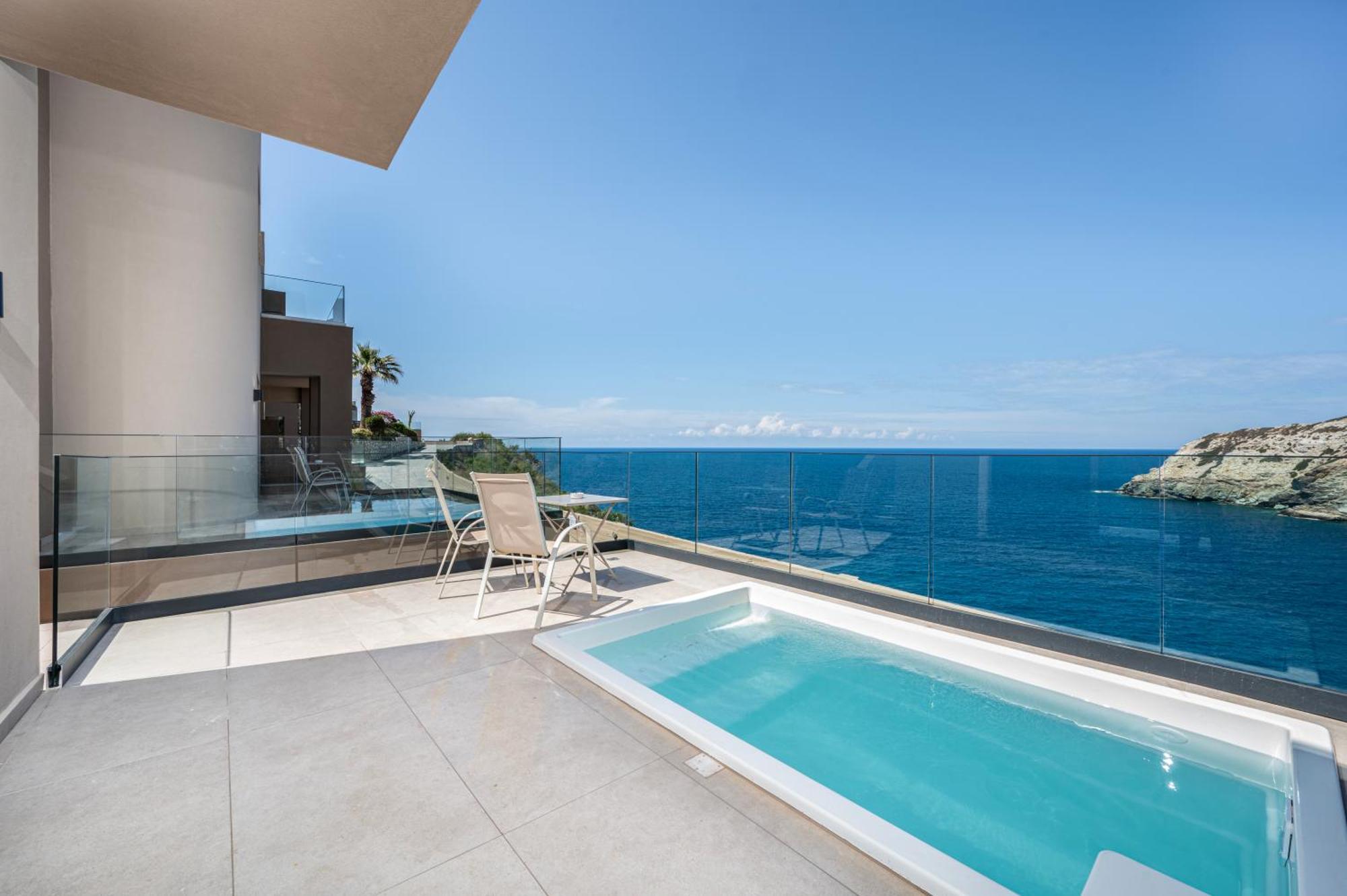 Athina Palace & Resort 5*