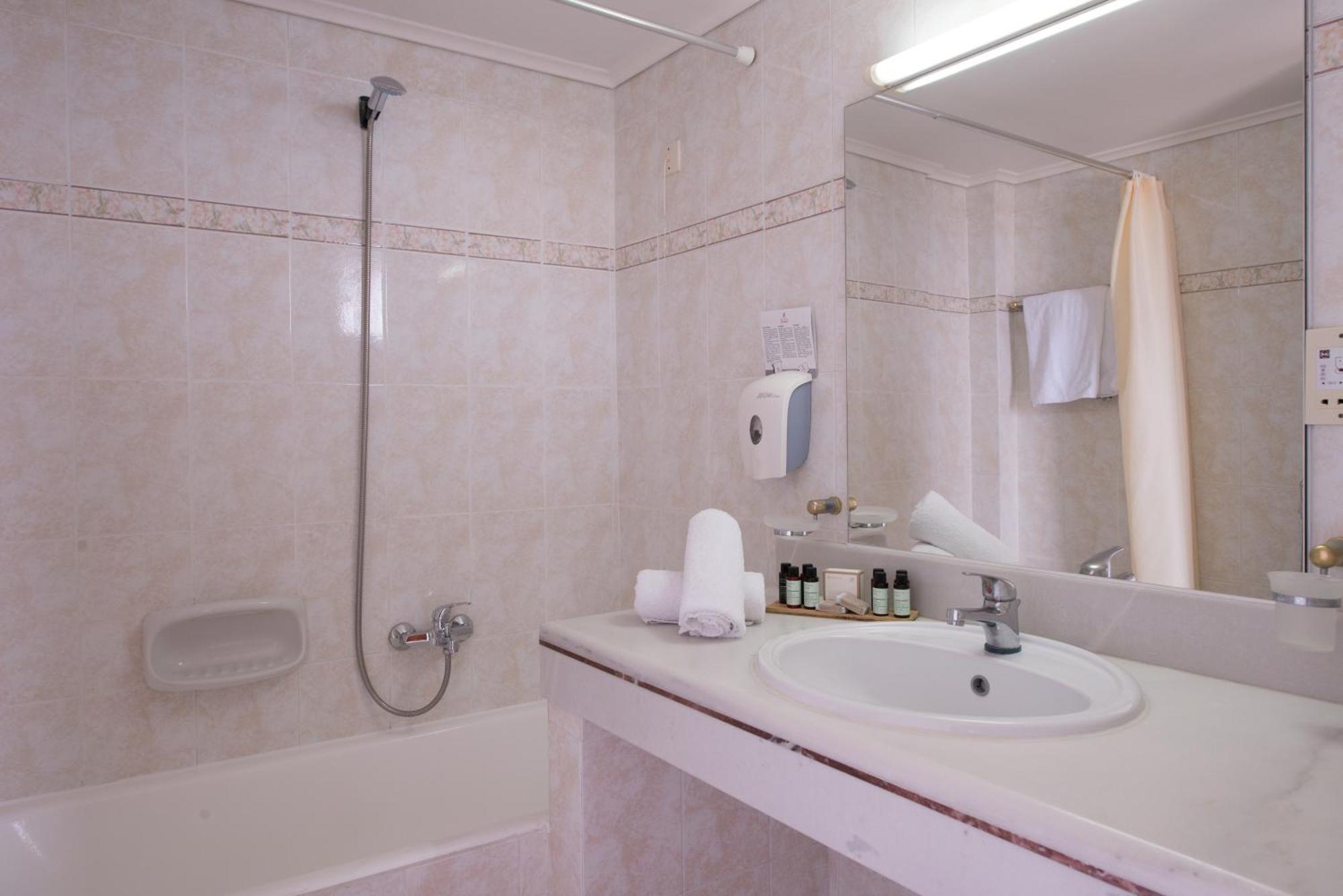 Athina Palace & Resort Agia Pelagia (Crete)