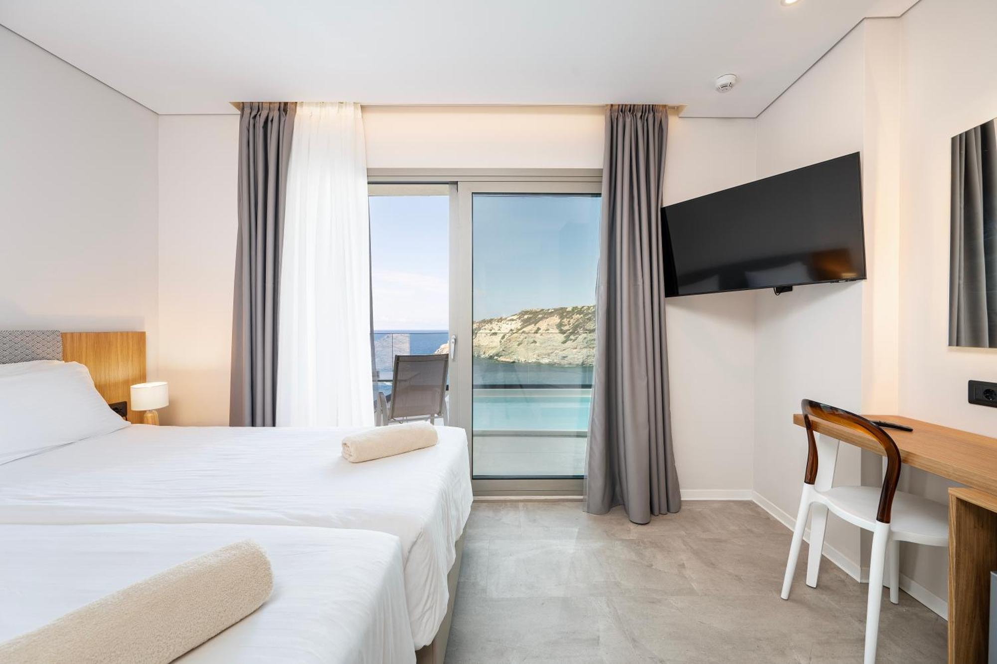 Athina Palace & Resort