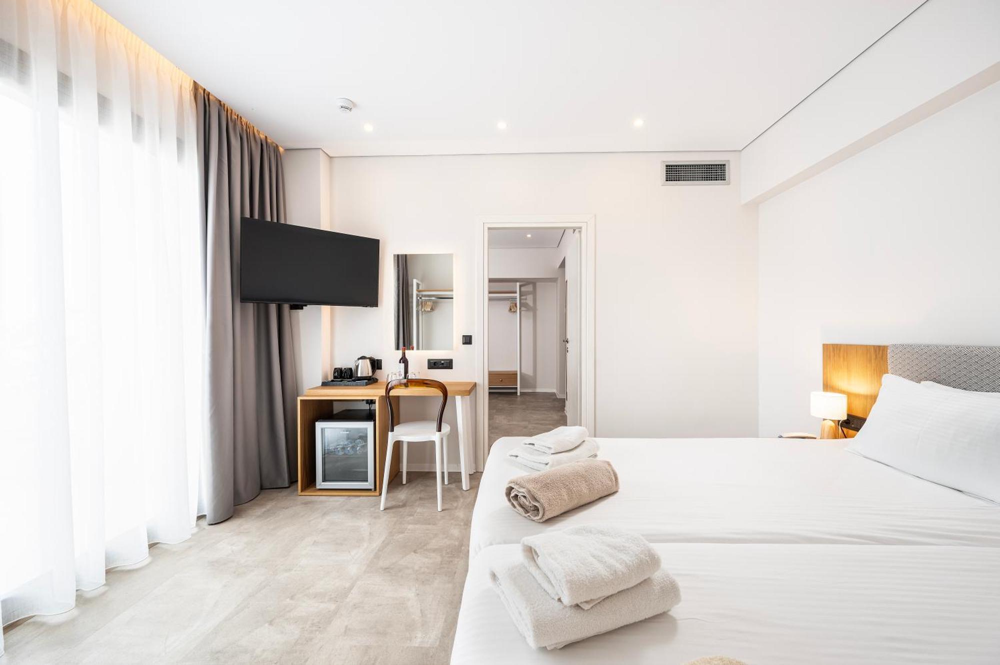 Athina Palace & Resort 5*