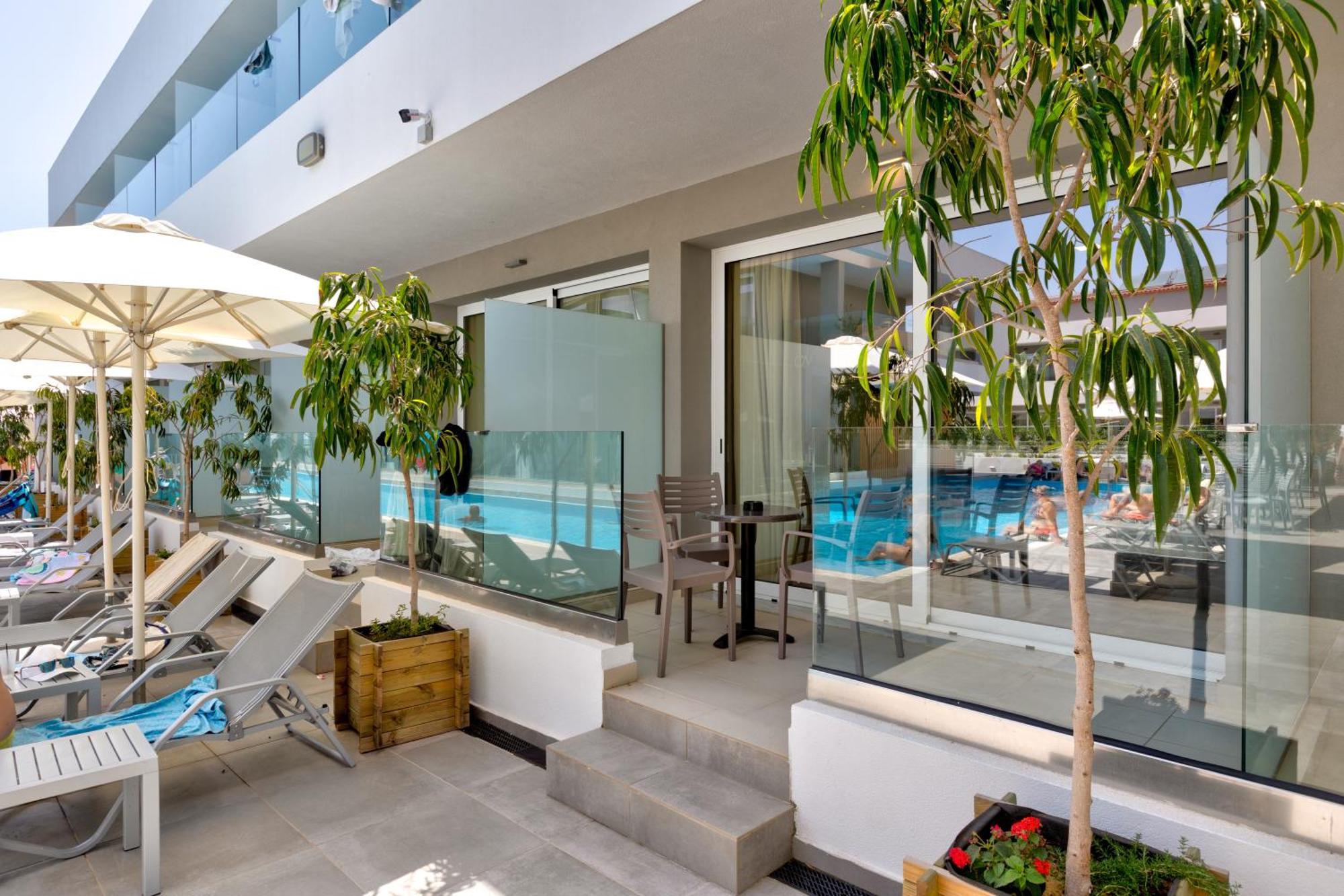 Hotel White Olive Premium 4*