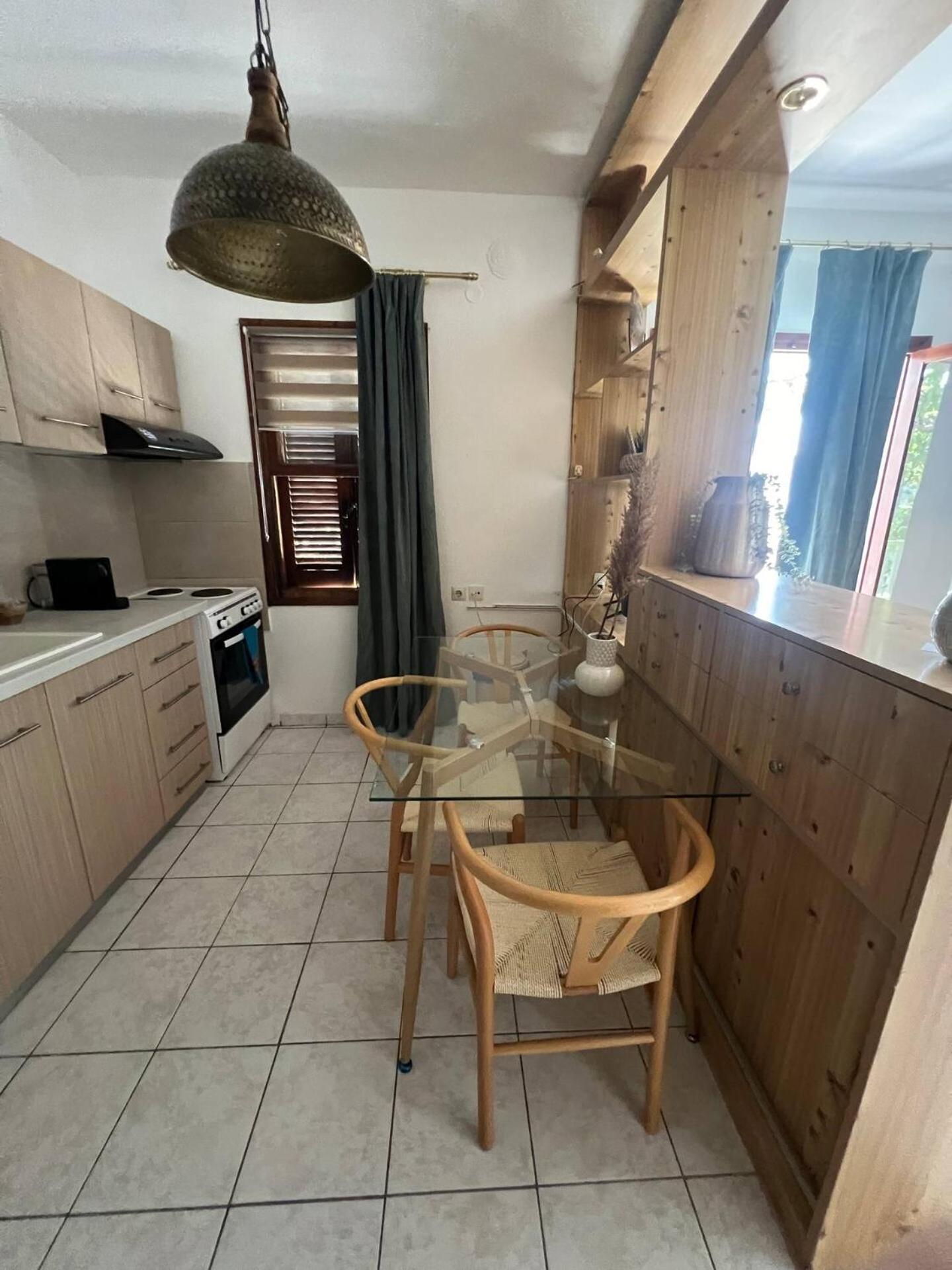 Acanthus Apartment *