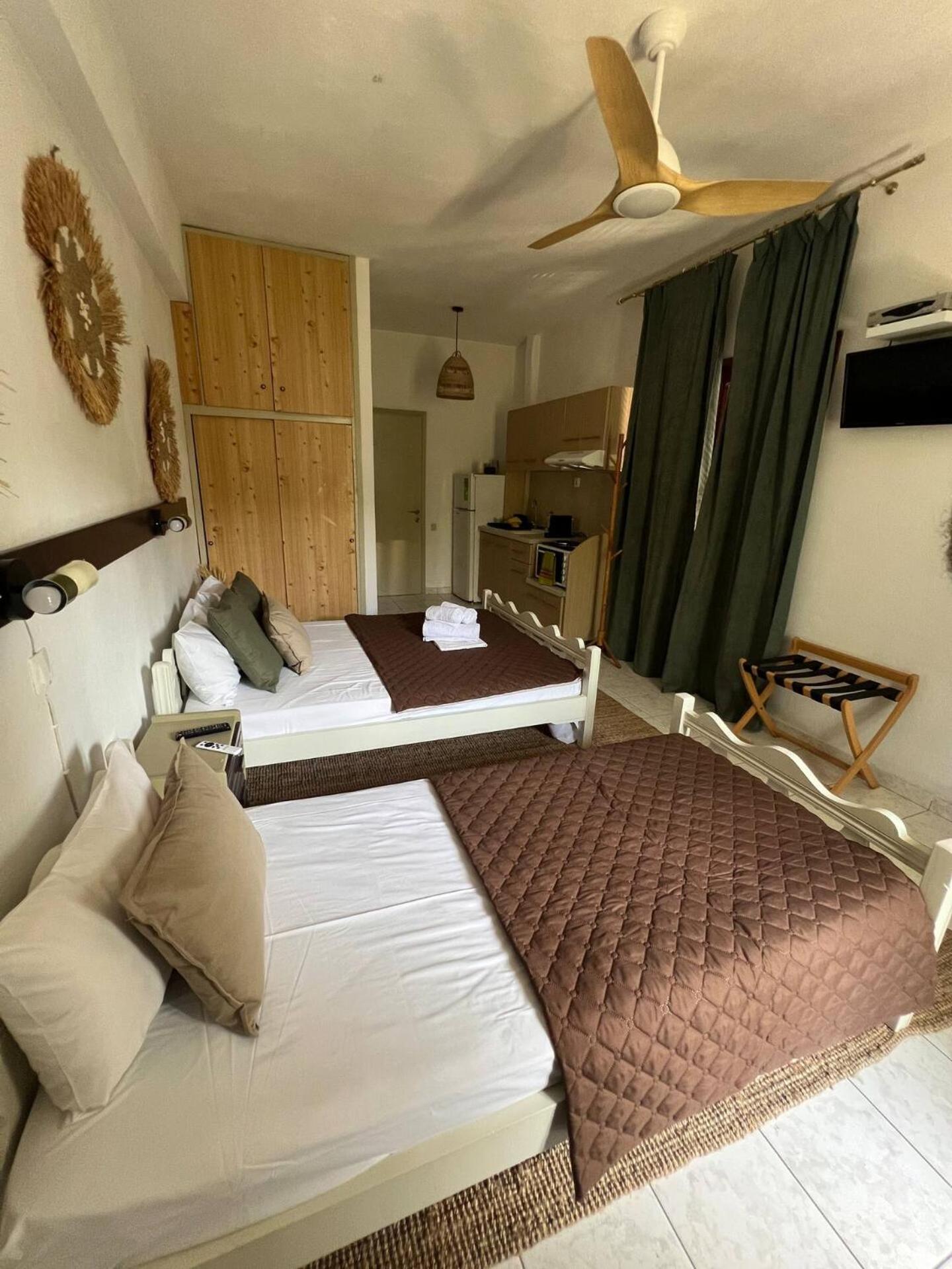 Acanthus Apartment