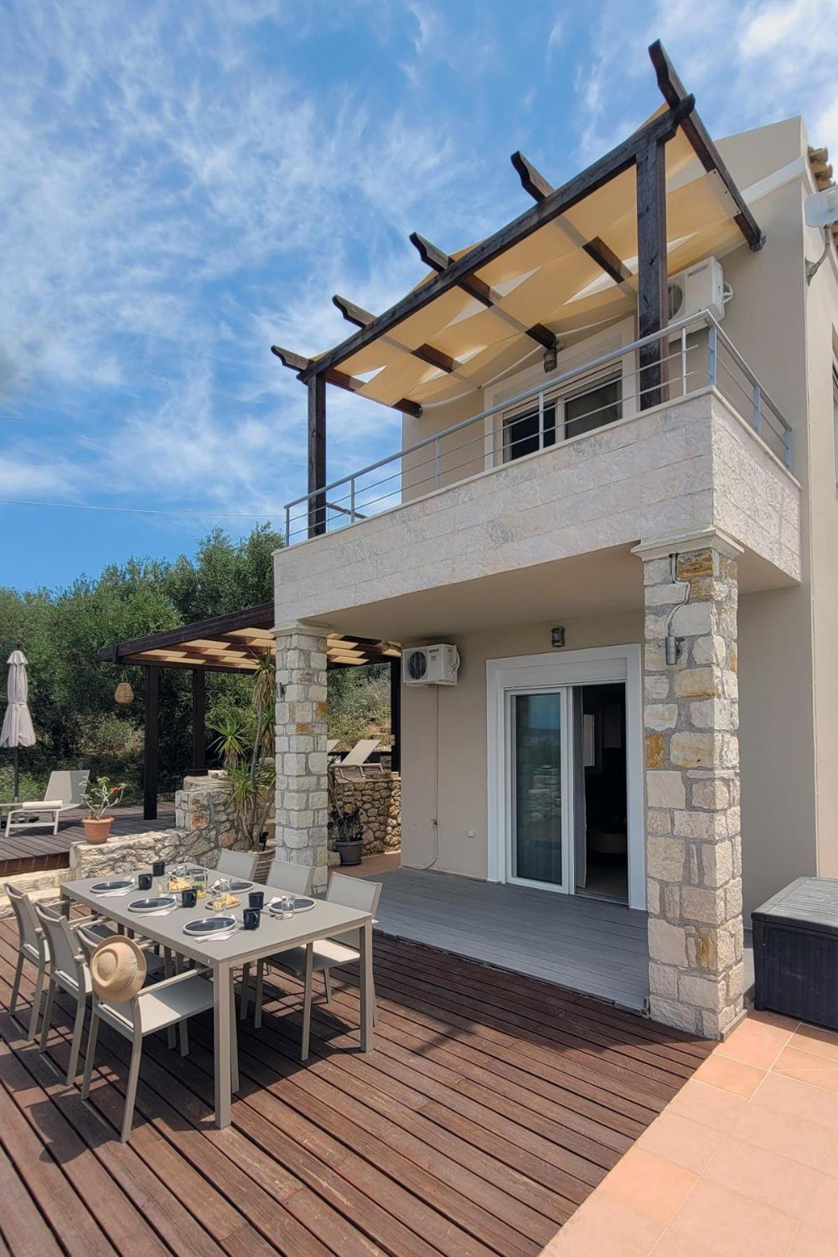 Everlane Seaview Villa