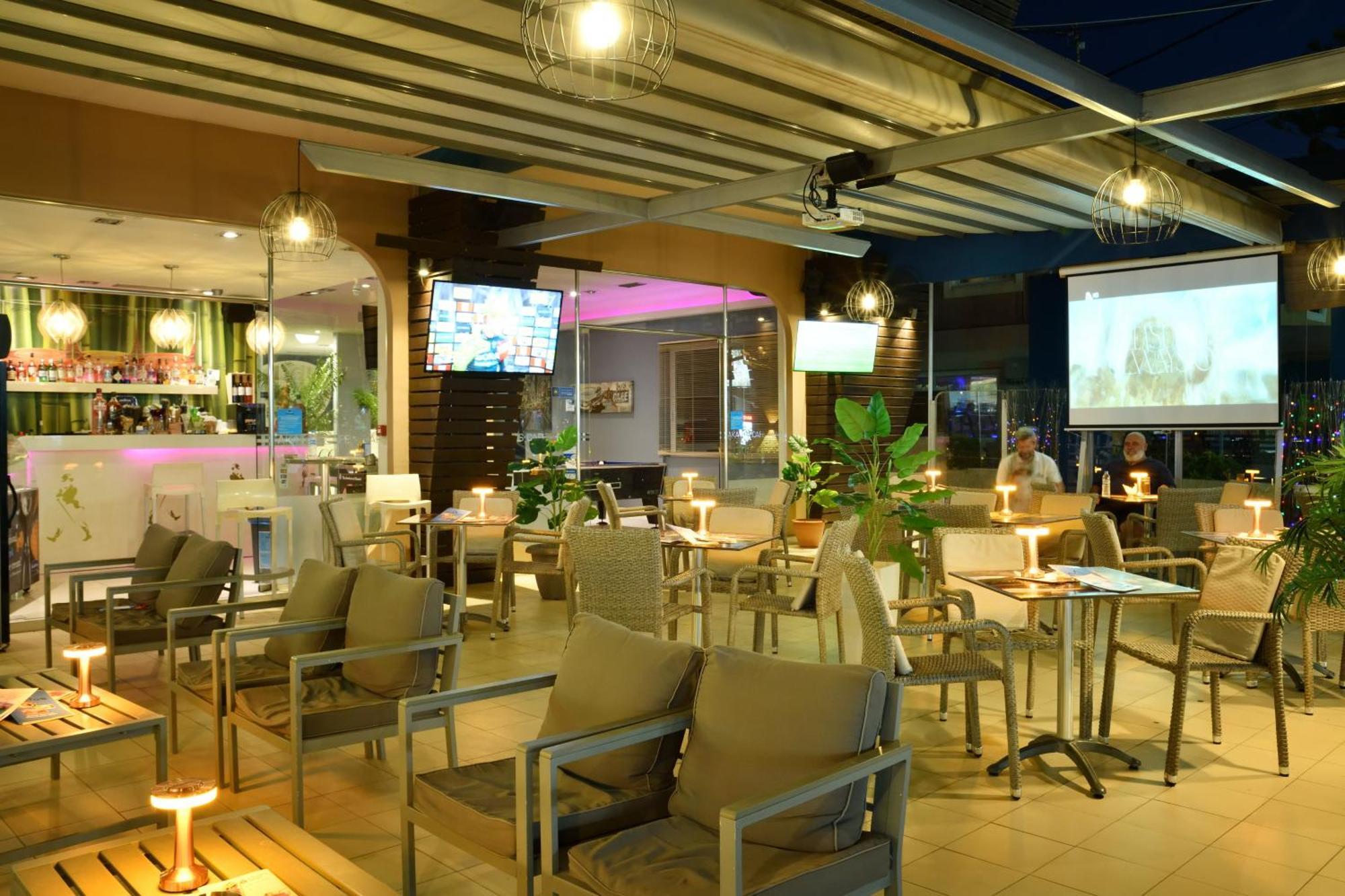 Akatos Aparthotel Agia Marina (Crete)