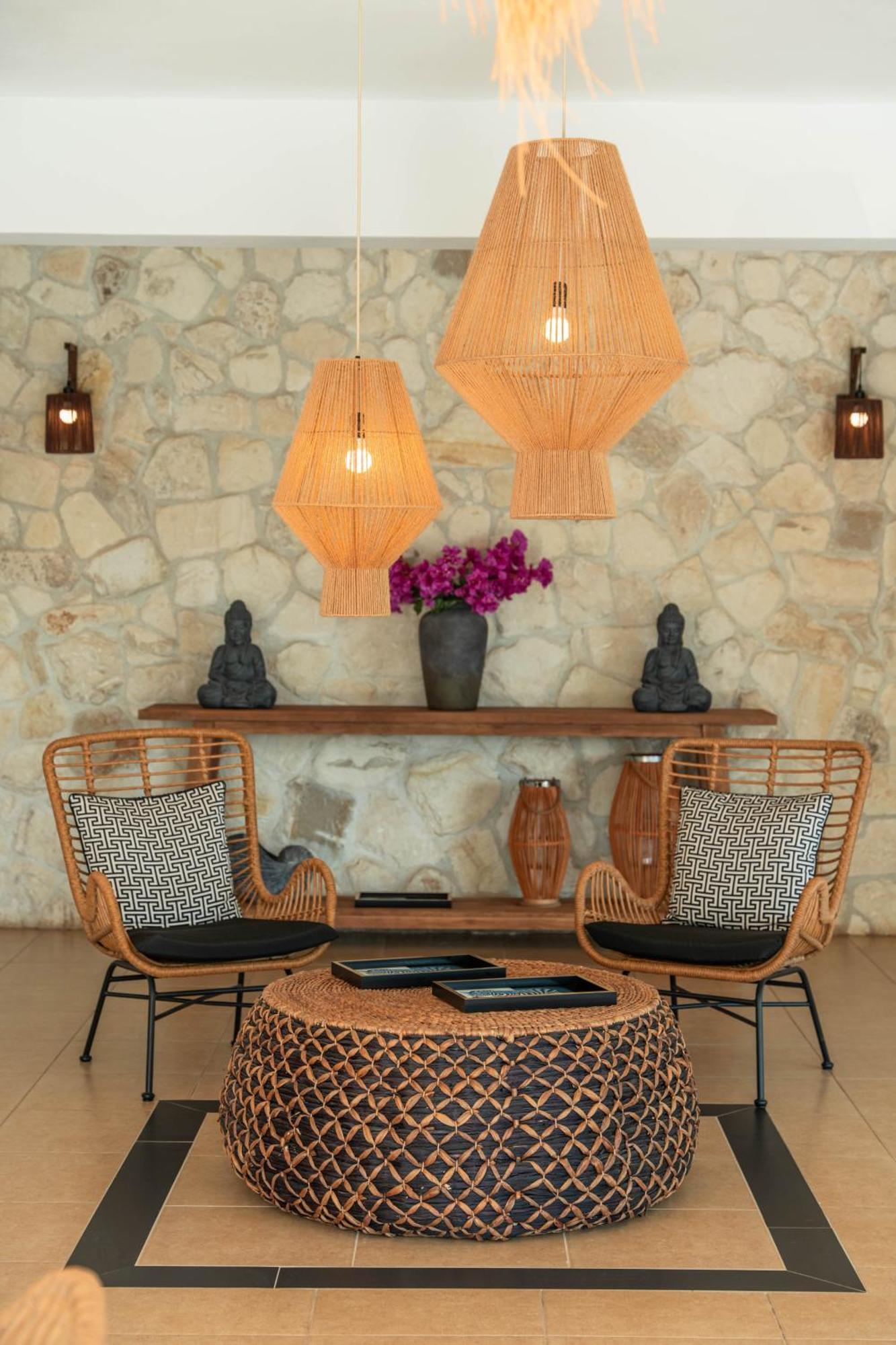 Ammos Boutique Apartments & Suites Hotel 3*