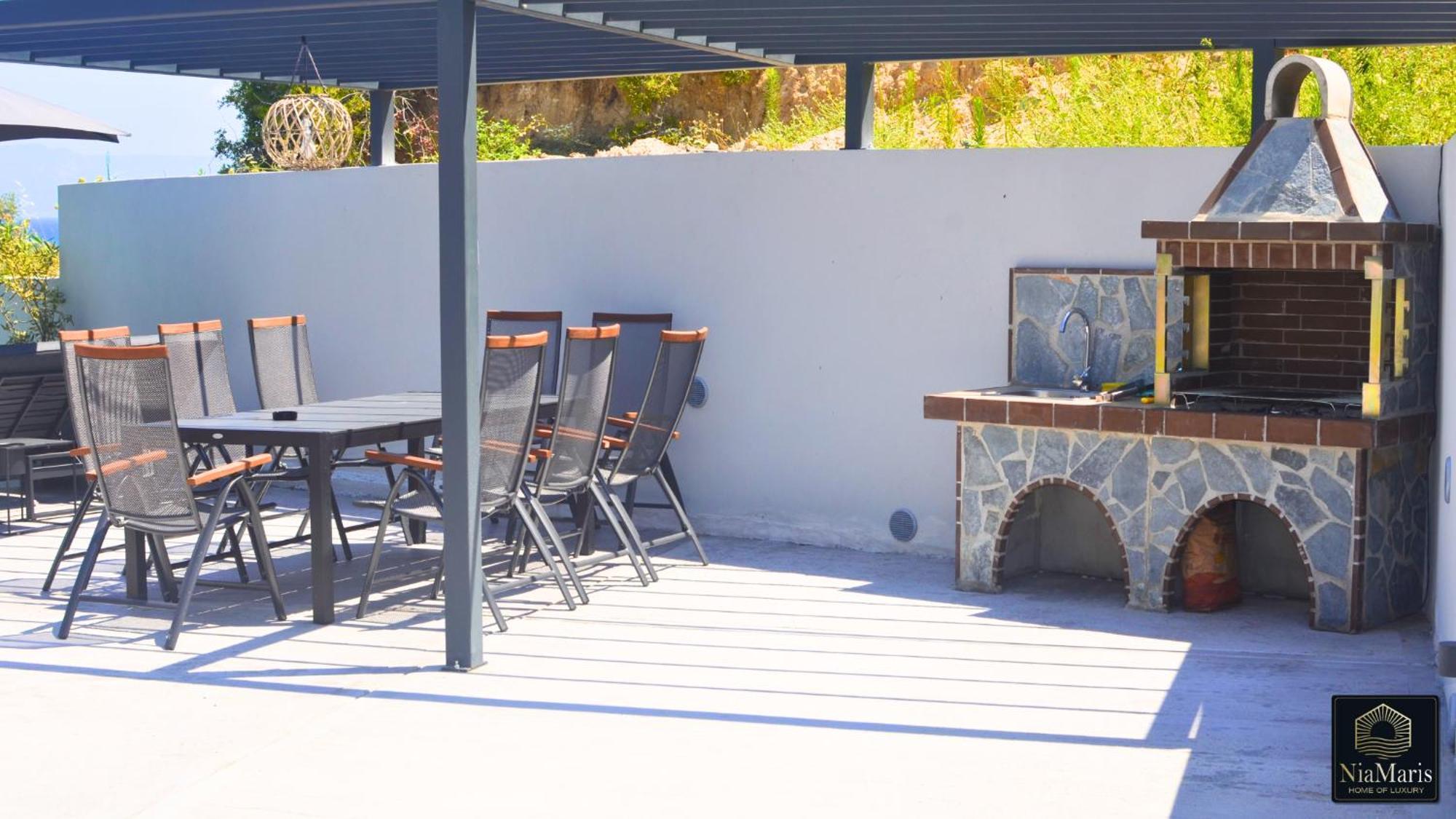 Niamaris, Deluxe, Sea View, Bbq, Private Pool, 80m To The Villa