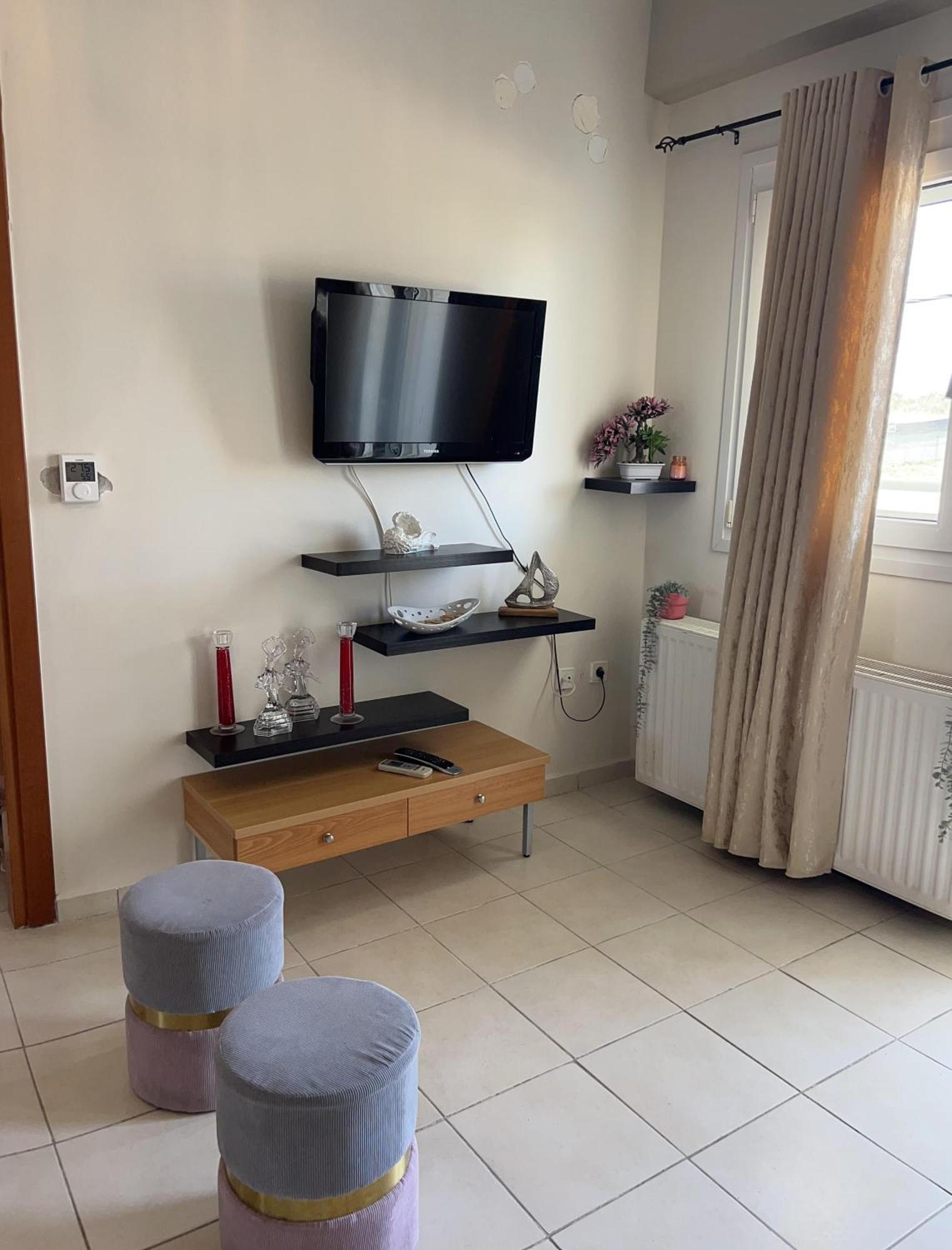 Maniola's Apartment