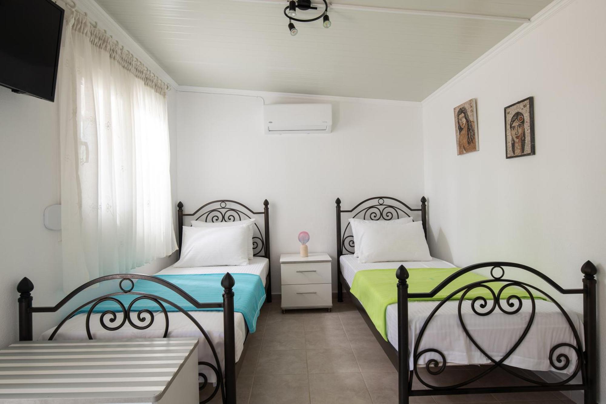 Adam House-castle View Toroni