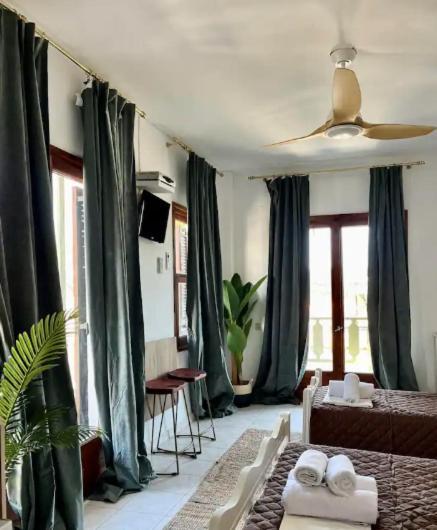 Acanthus Apartment