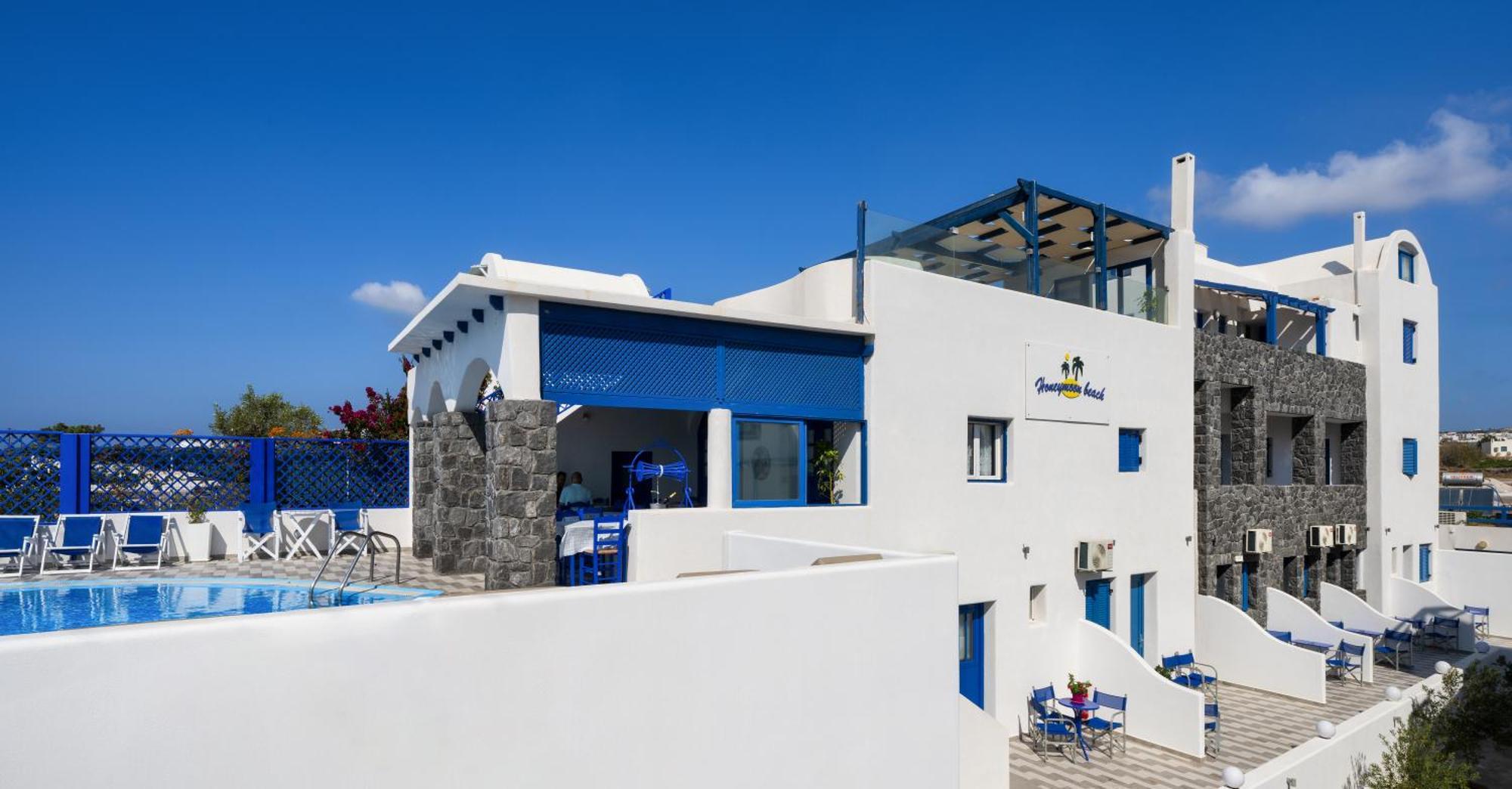 Honeymoon Aparthotel Perivolos (Santorini)
