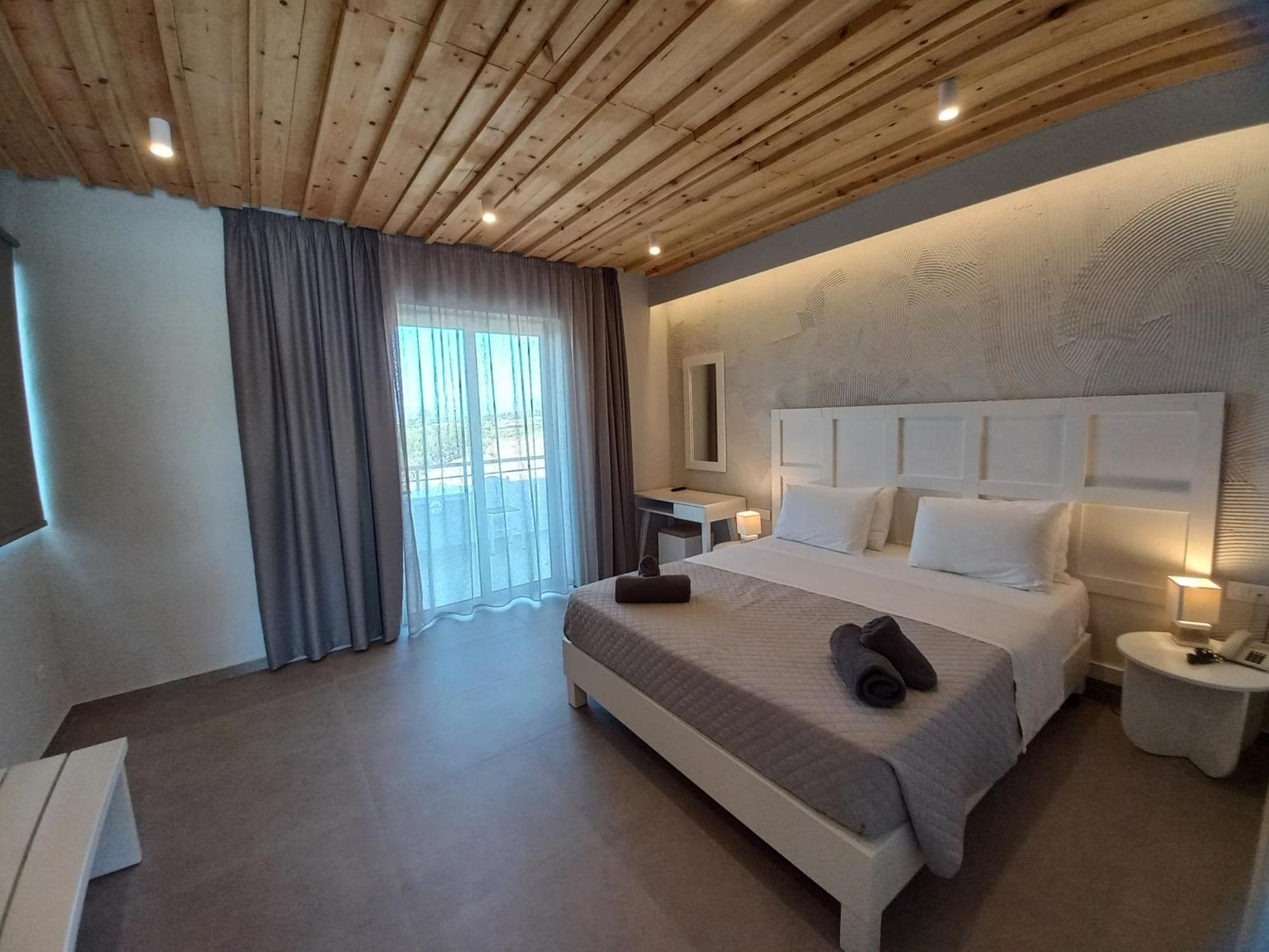 Irina Aparthotel 3*