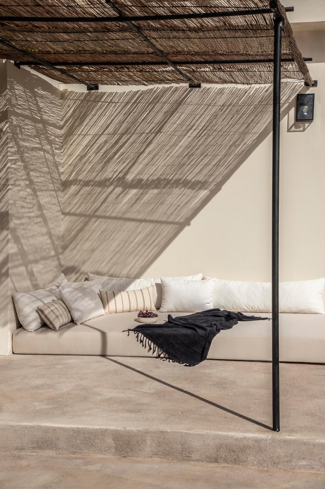 Bozonos Slow Living - Seaside Simplicity * Amoudi