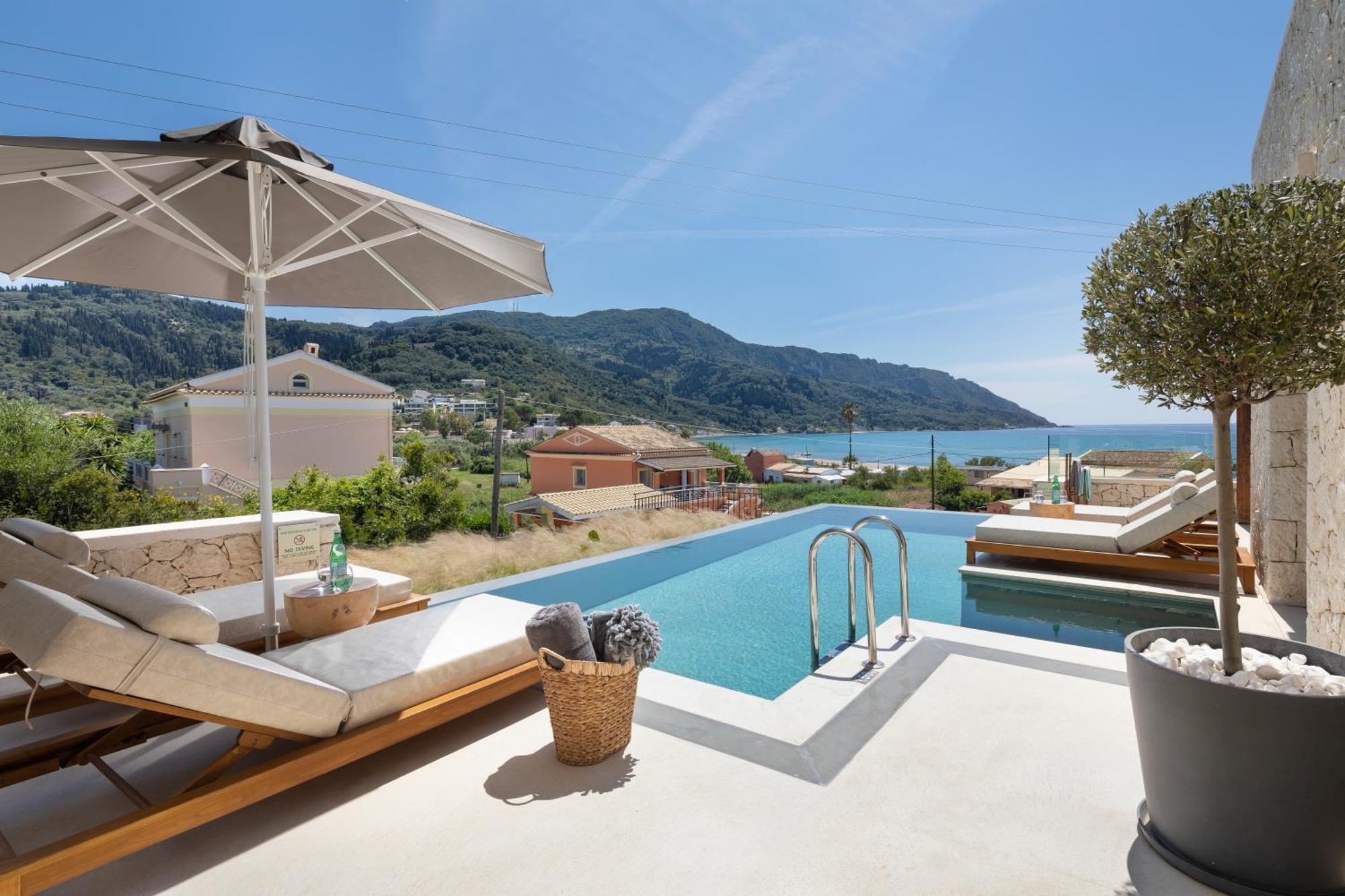 Sun N Salt Private * Agios Georgios Pagon