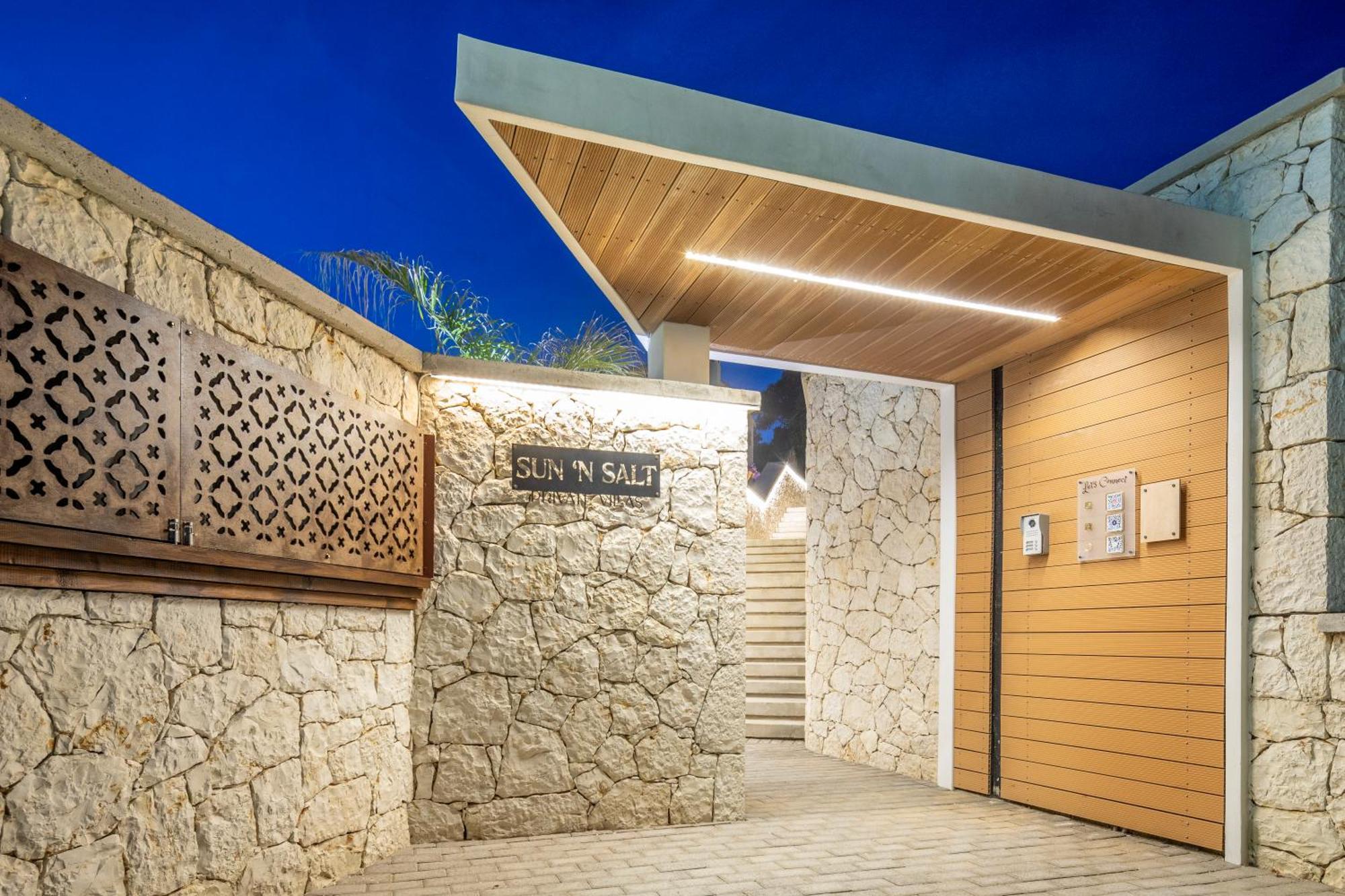 Sun N Salt Private * Agios Georgios Pagon