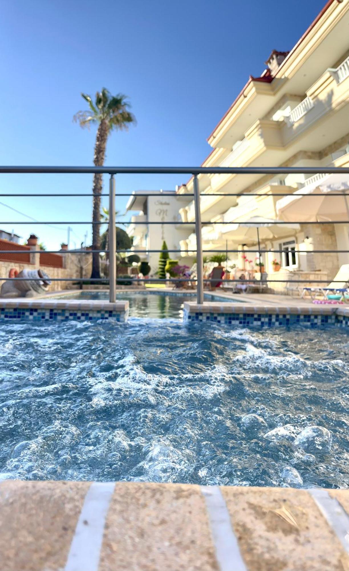 Melis Studios 4*