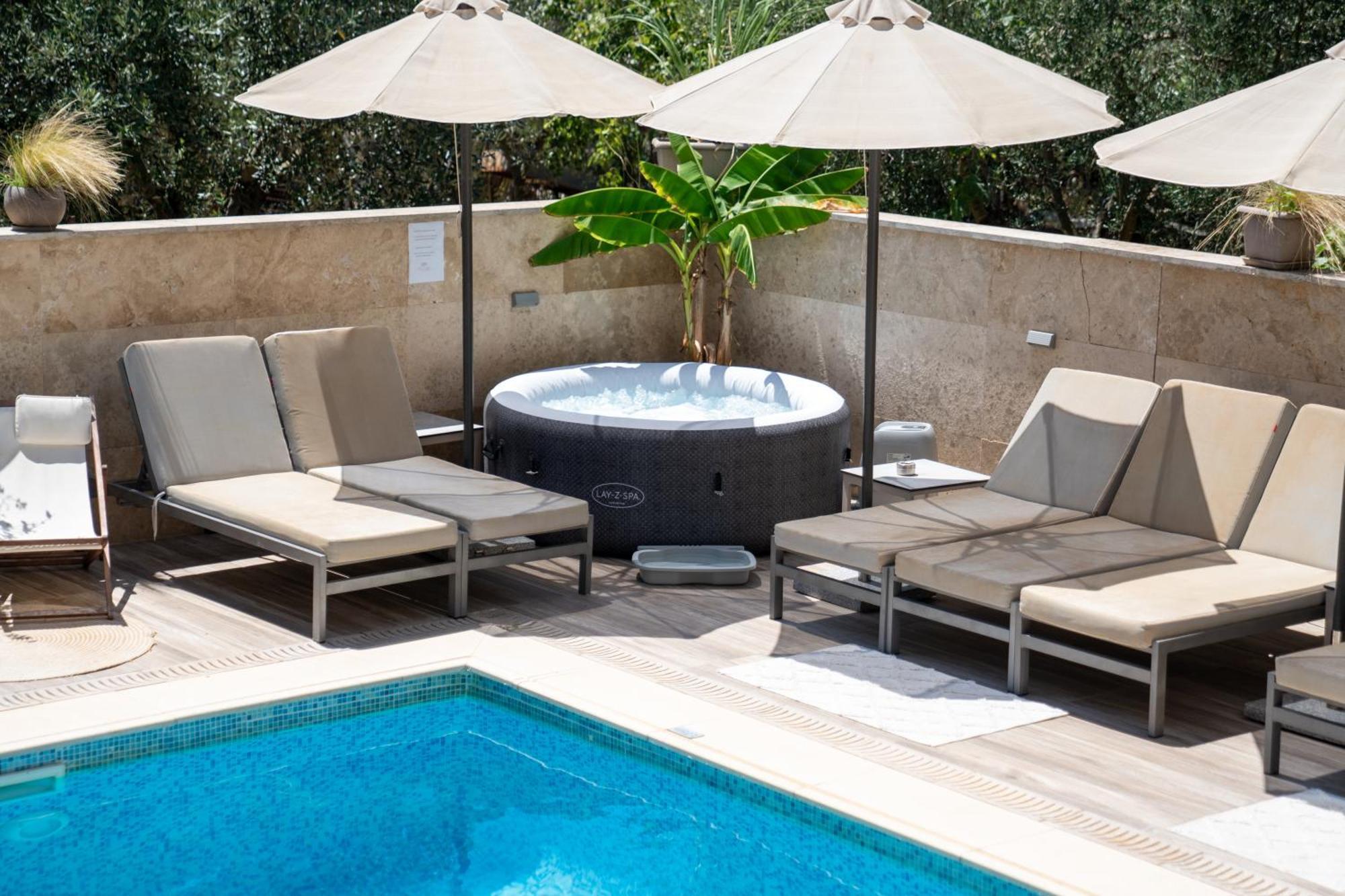 Vellum Luxury Living Hotel