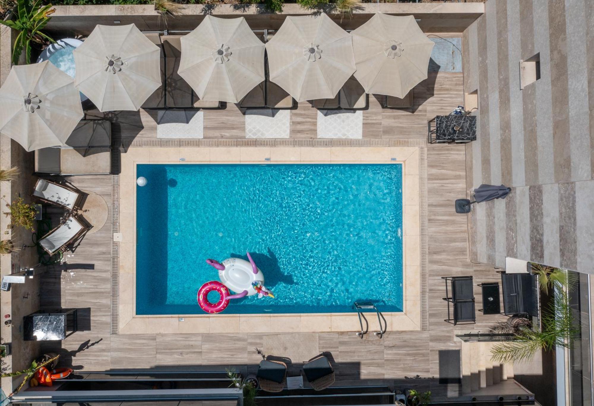 Hotel Vellum Luxury Living 2*
