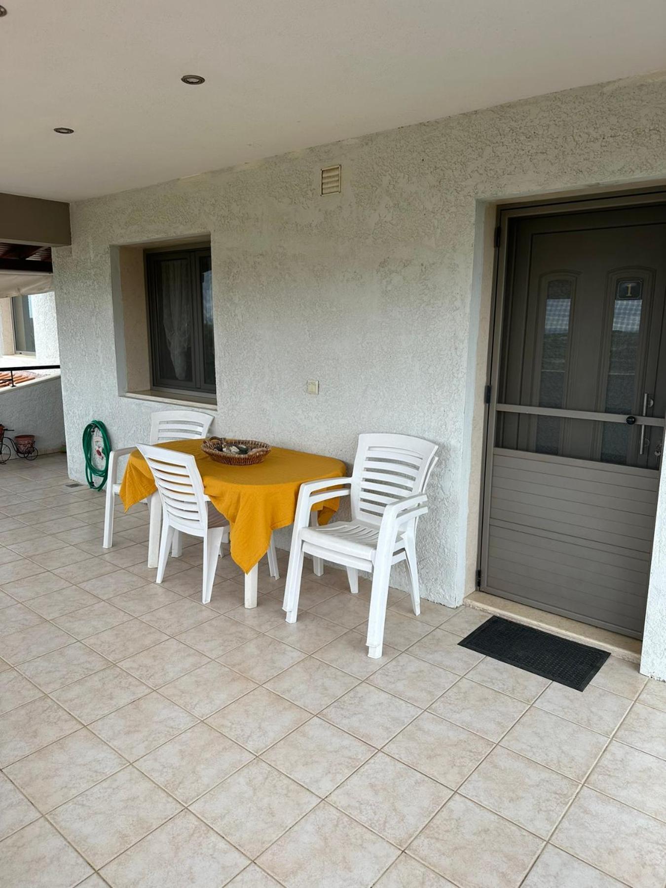 Apartment Alice Wonderland Nea Halkidiki