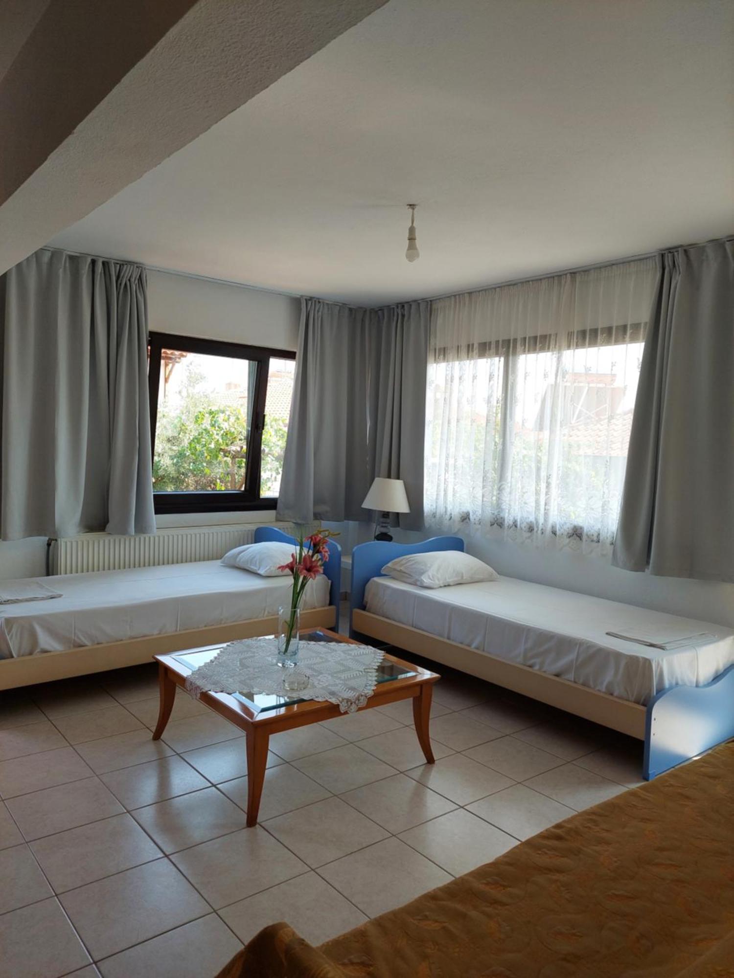 Dora's House Comfortable With A Yard And View * Pyrgadikia