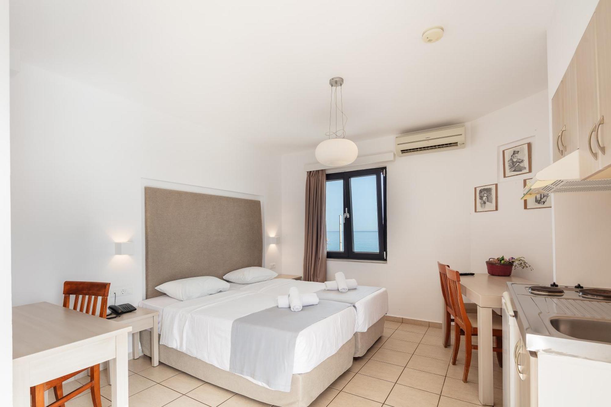 Golden Bay Boutique & Aparthotel 4*