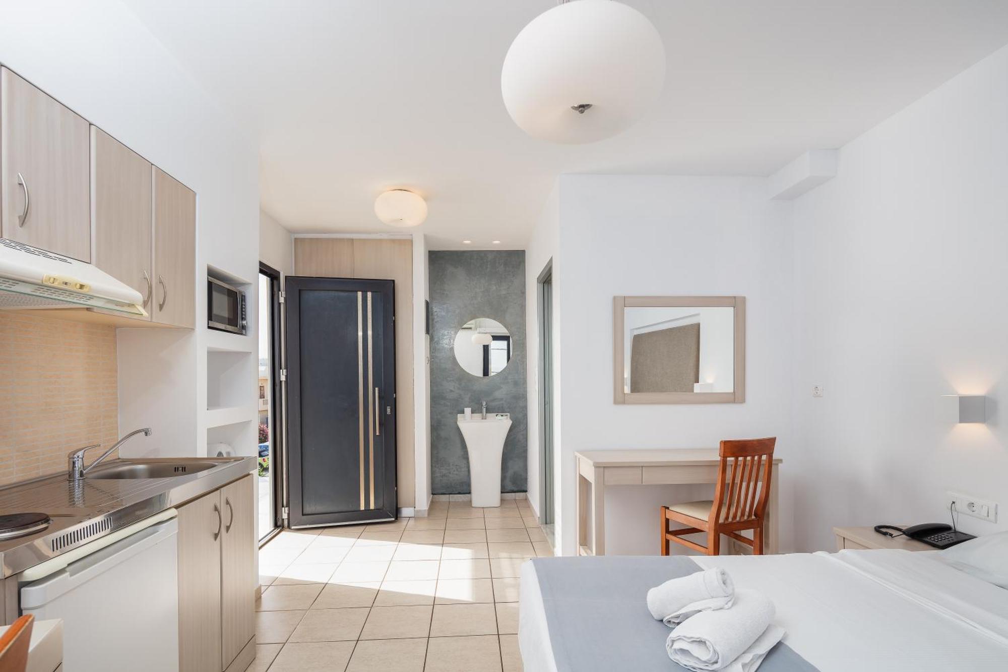Aparthotel Golden Bay Boutique & 4*