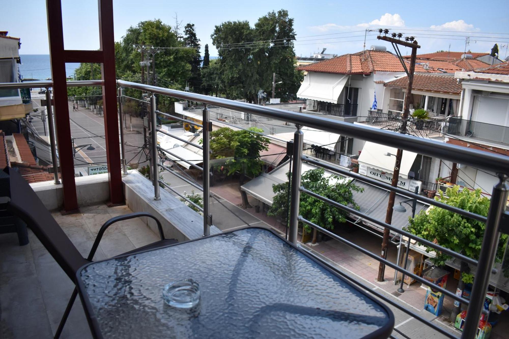 Apartment Lux In A Box, In The Center Nea Kallikrateia