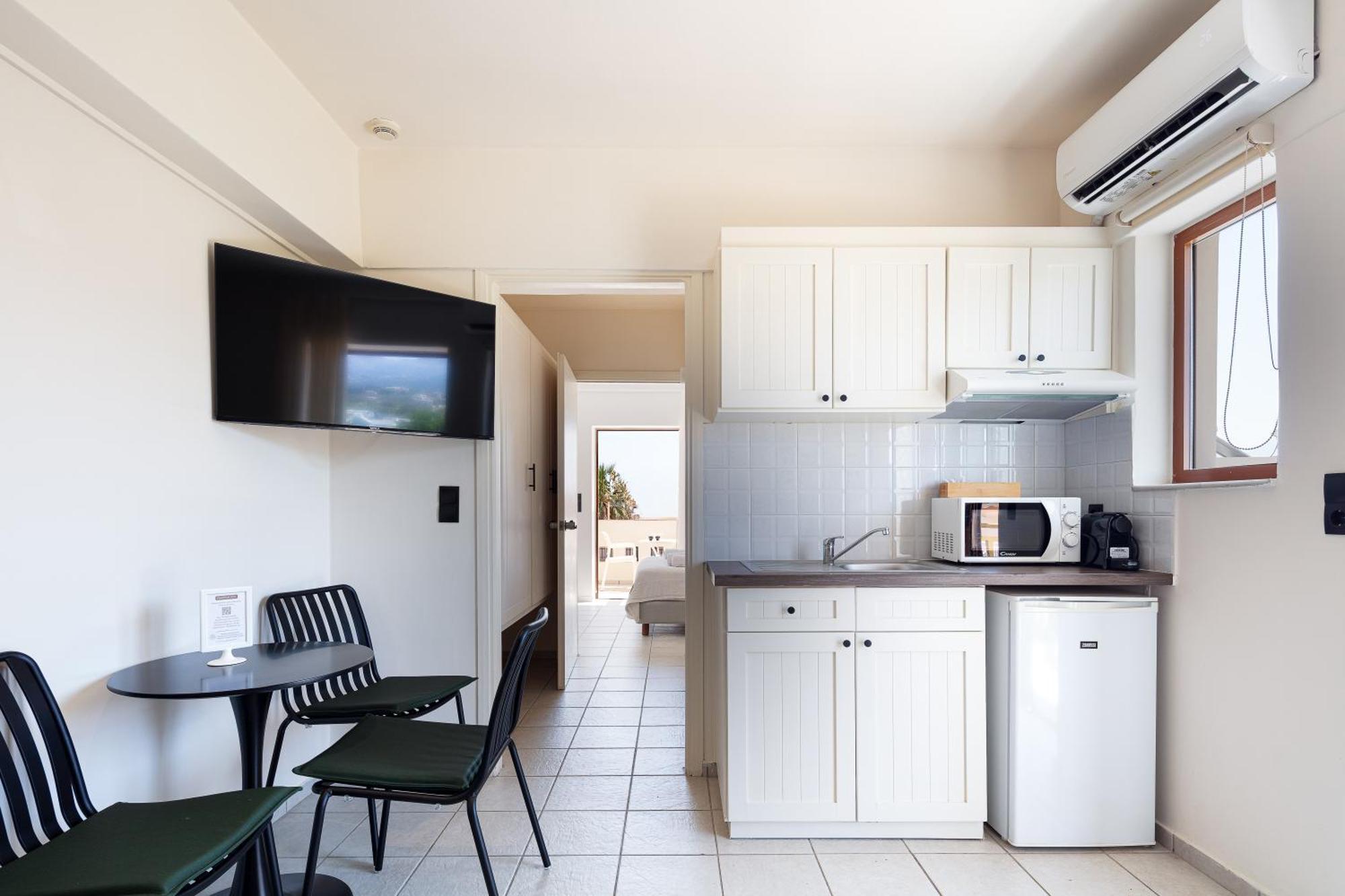 Aristea Aparthotel 2*