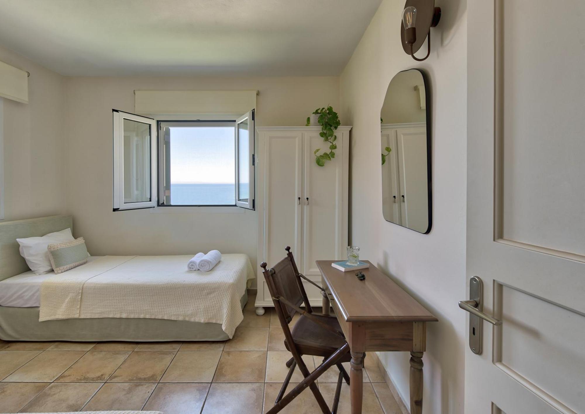 Erietta Aparthotel 4*