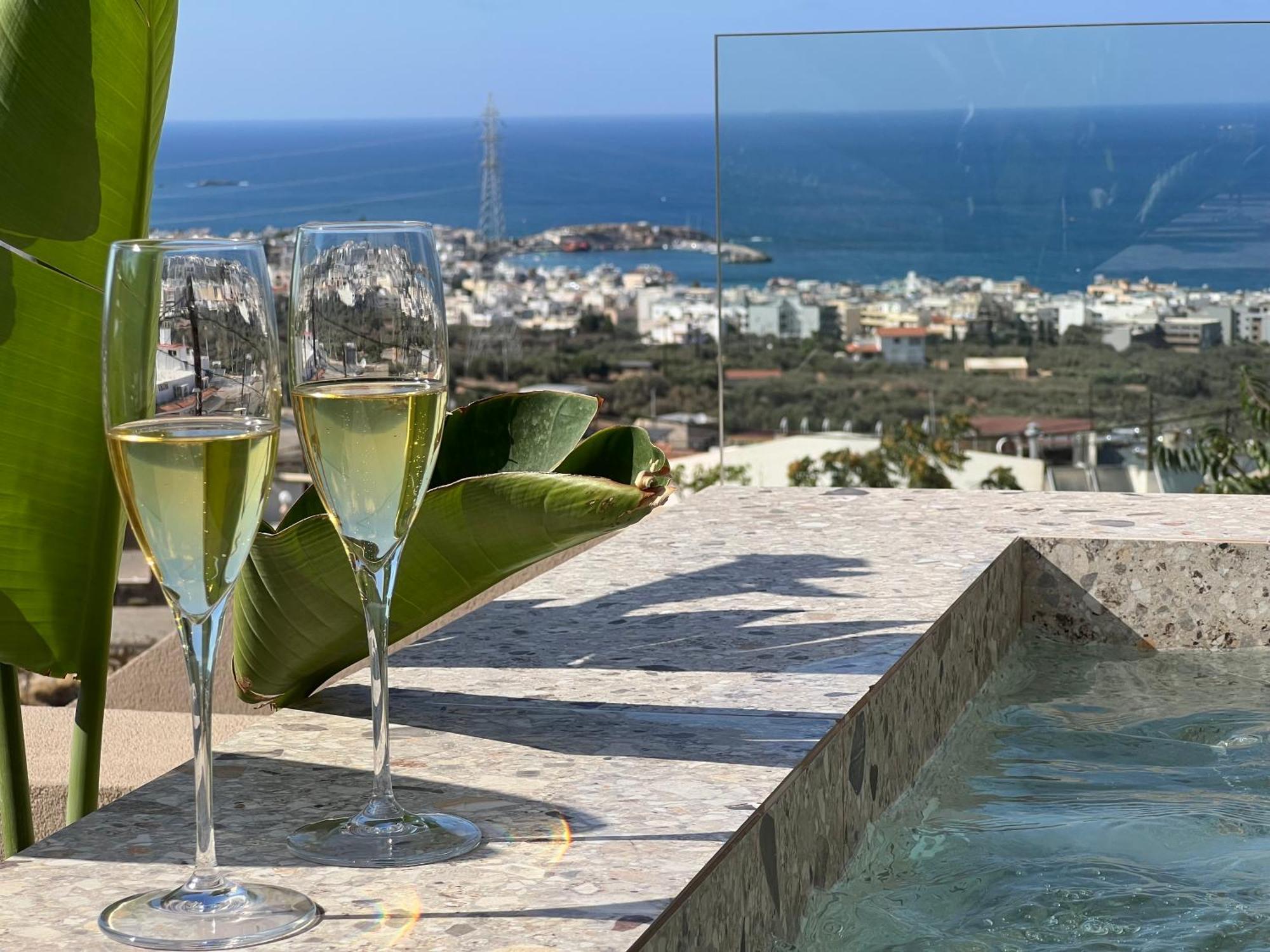 Kaptara Premium Villa, Plunge Pool & Jacuzzis * Koutouloufari (Crete)