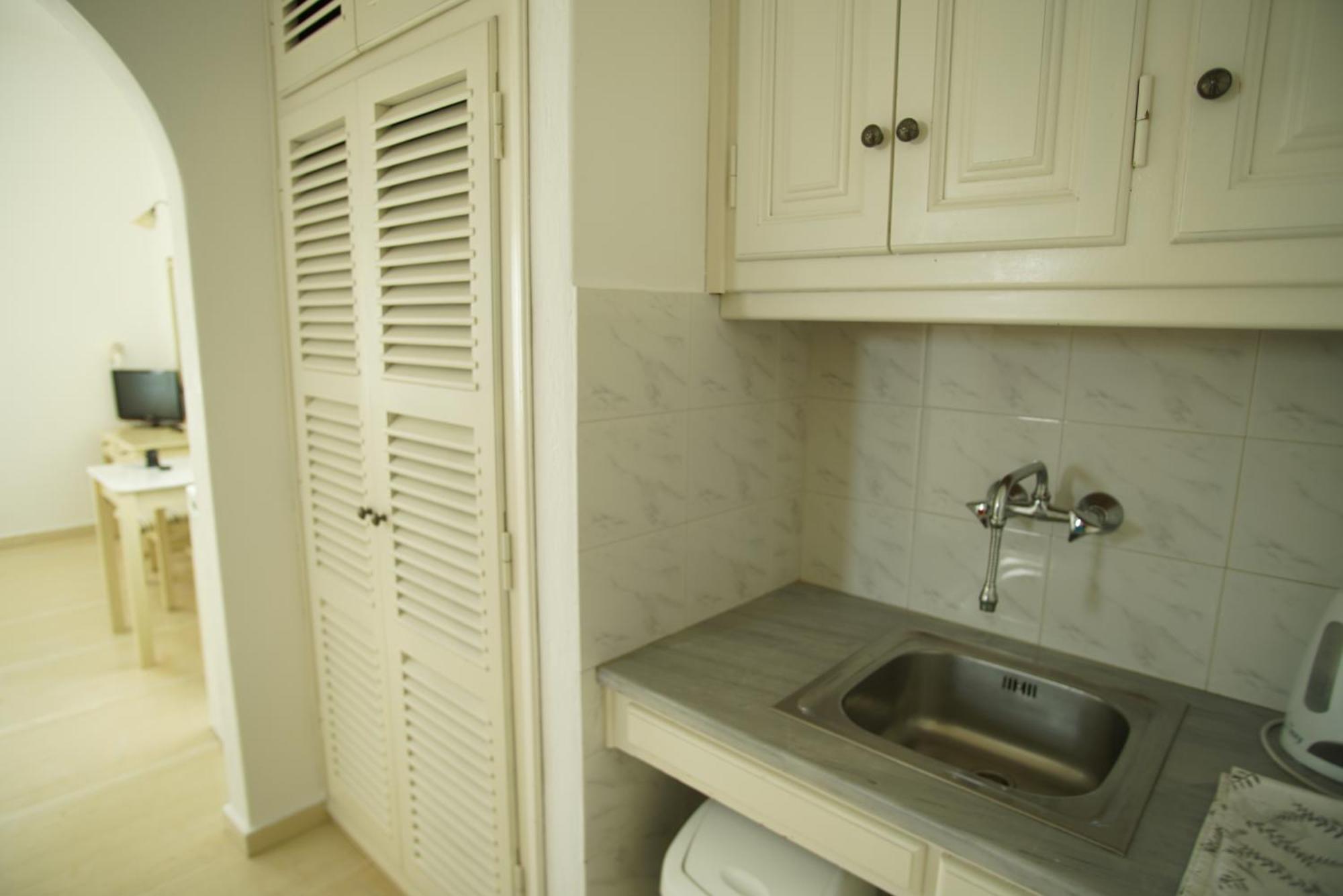 Aparthotel Panthea 2*