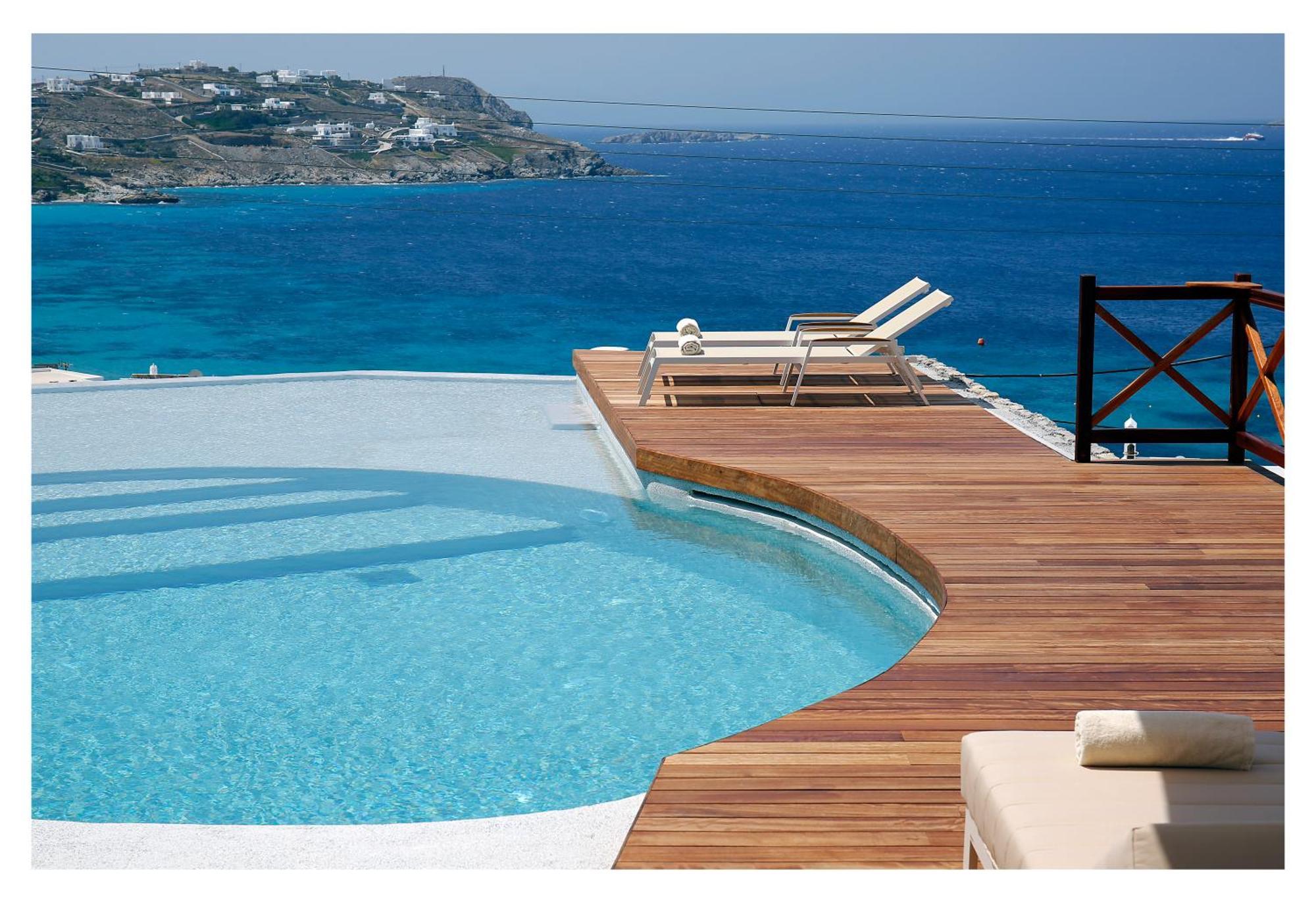 Panthea Aparthotel 2*