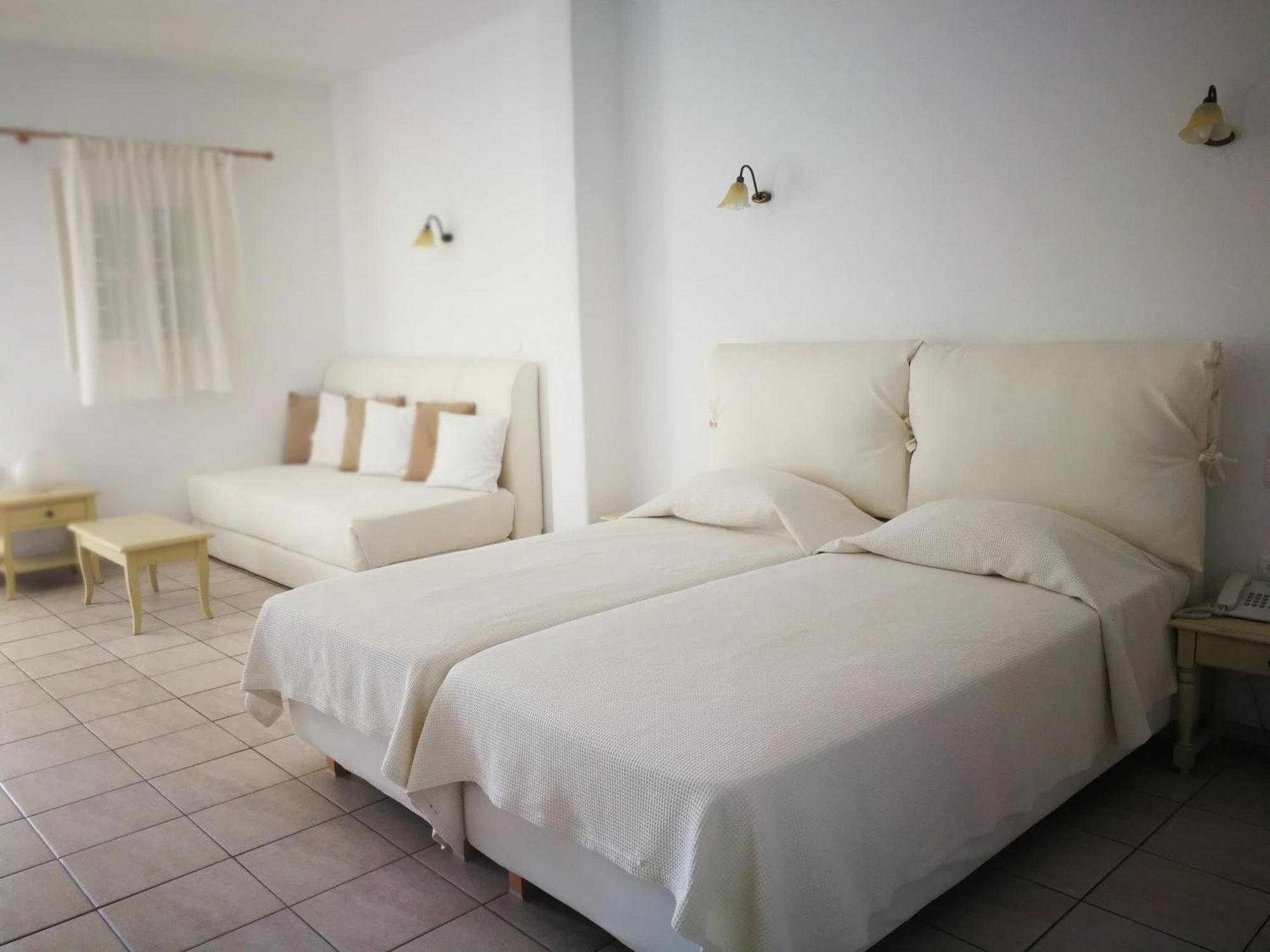 Panthea Aparthotel 2*