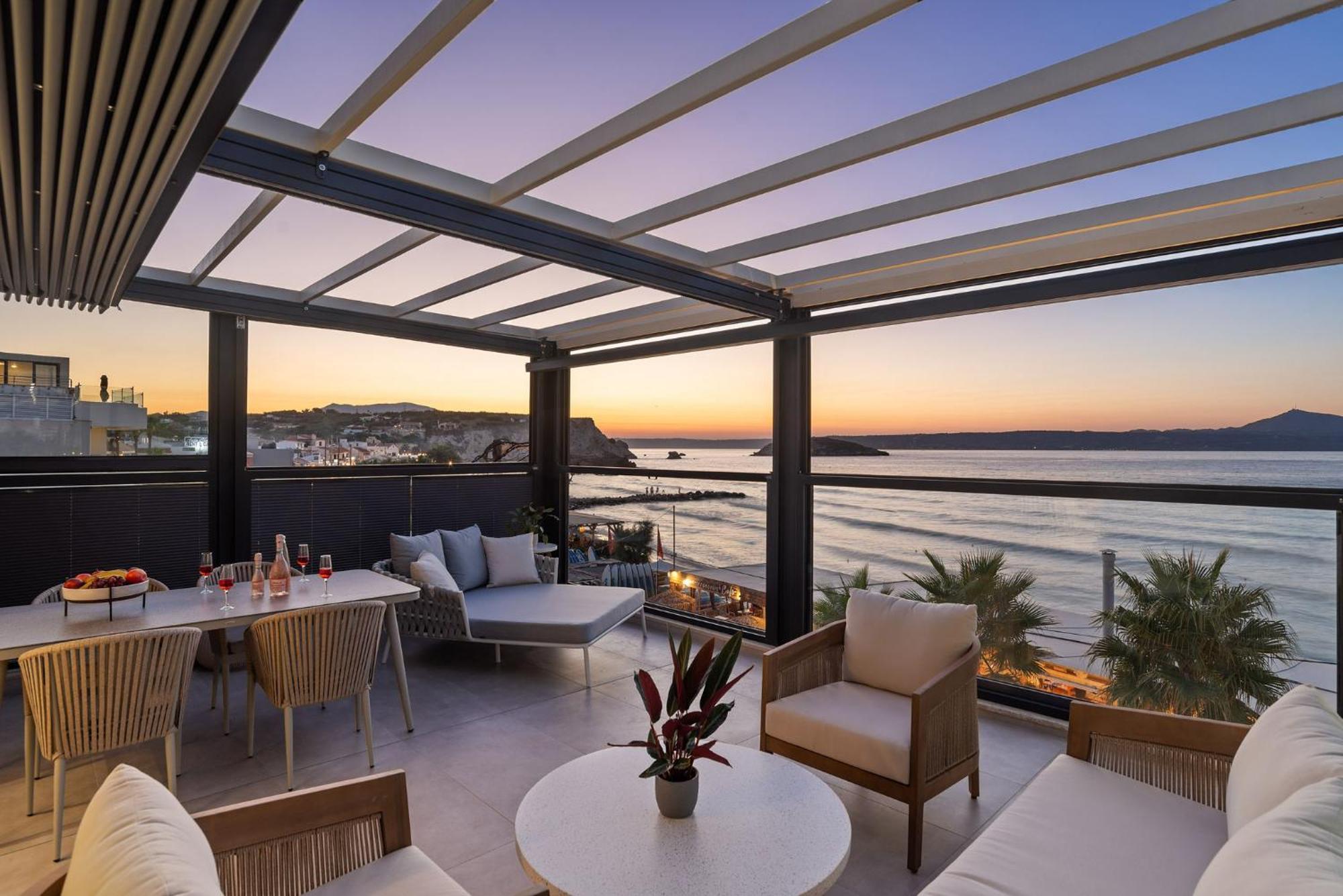 Seagull Luxury Next To The Sea - By Apokornas